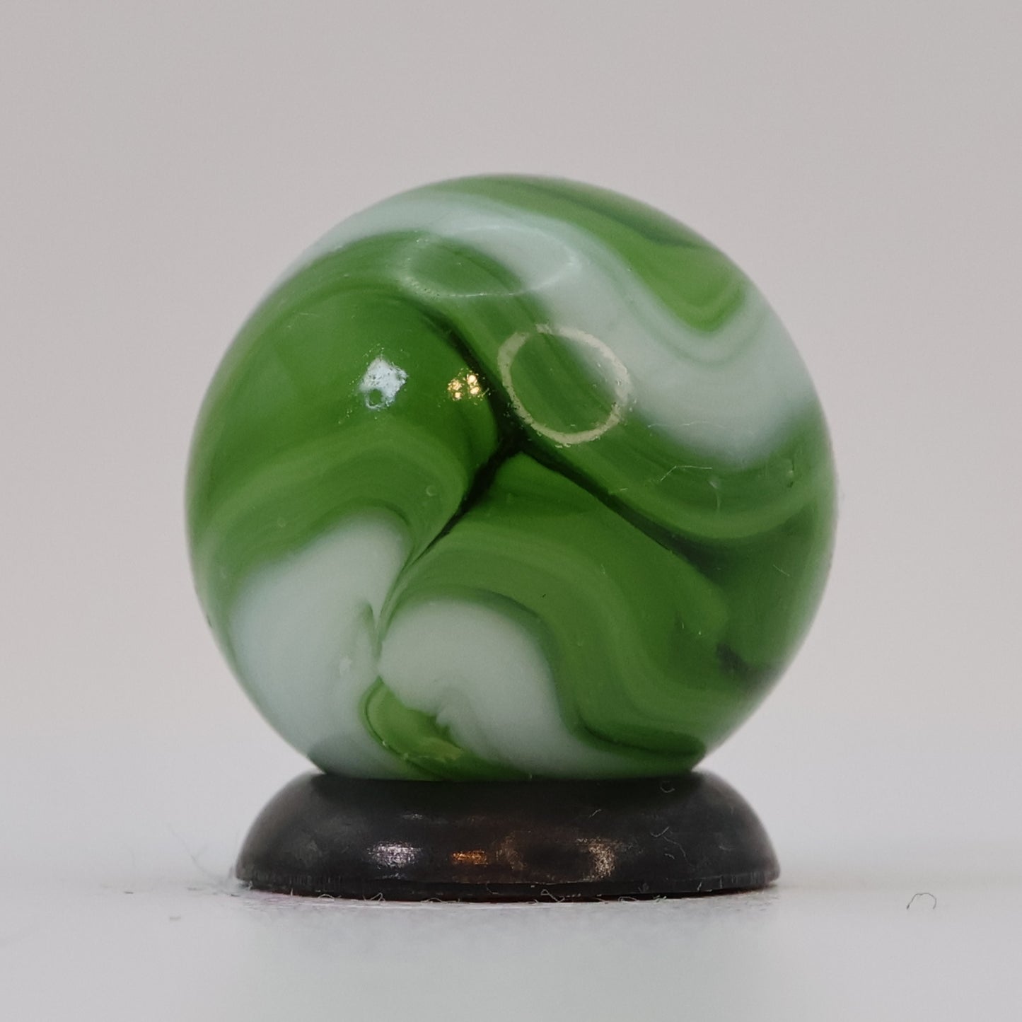 5/8" Gorgeous Swirl Marble Green & White NM