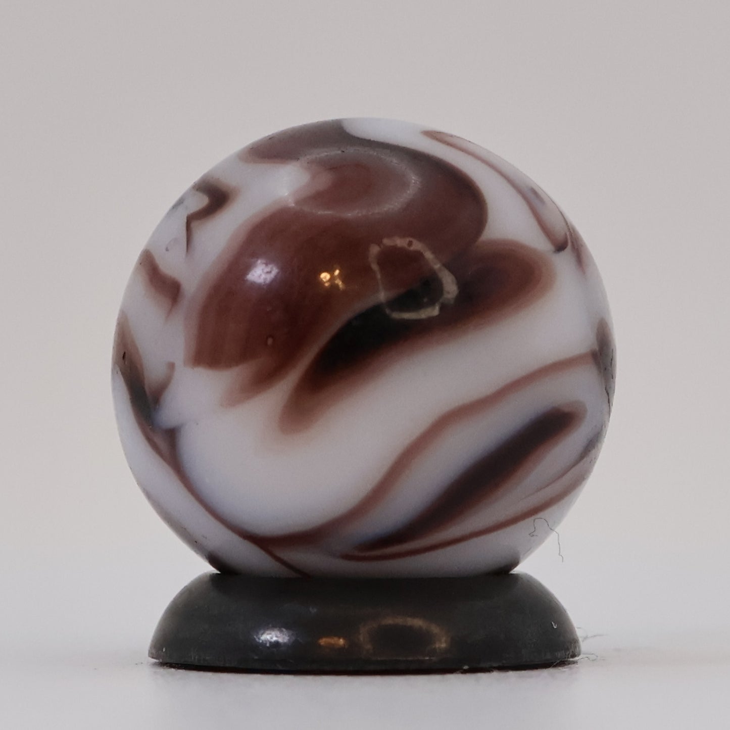 5/8" Swirl Marble Deep Purple & White NM+