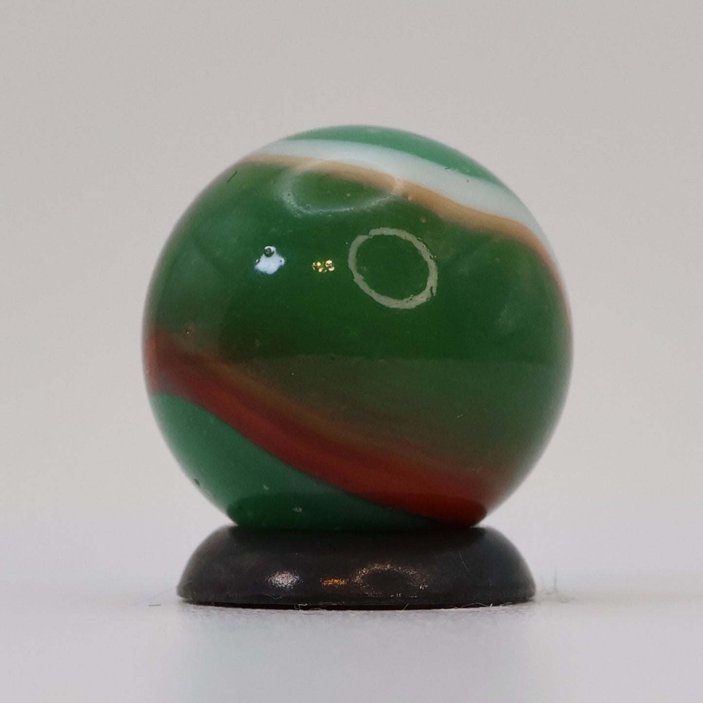 5/8" Transparent Based Peltier Rainbo Green White Red MINT