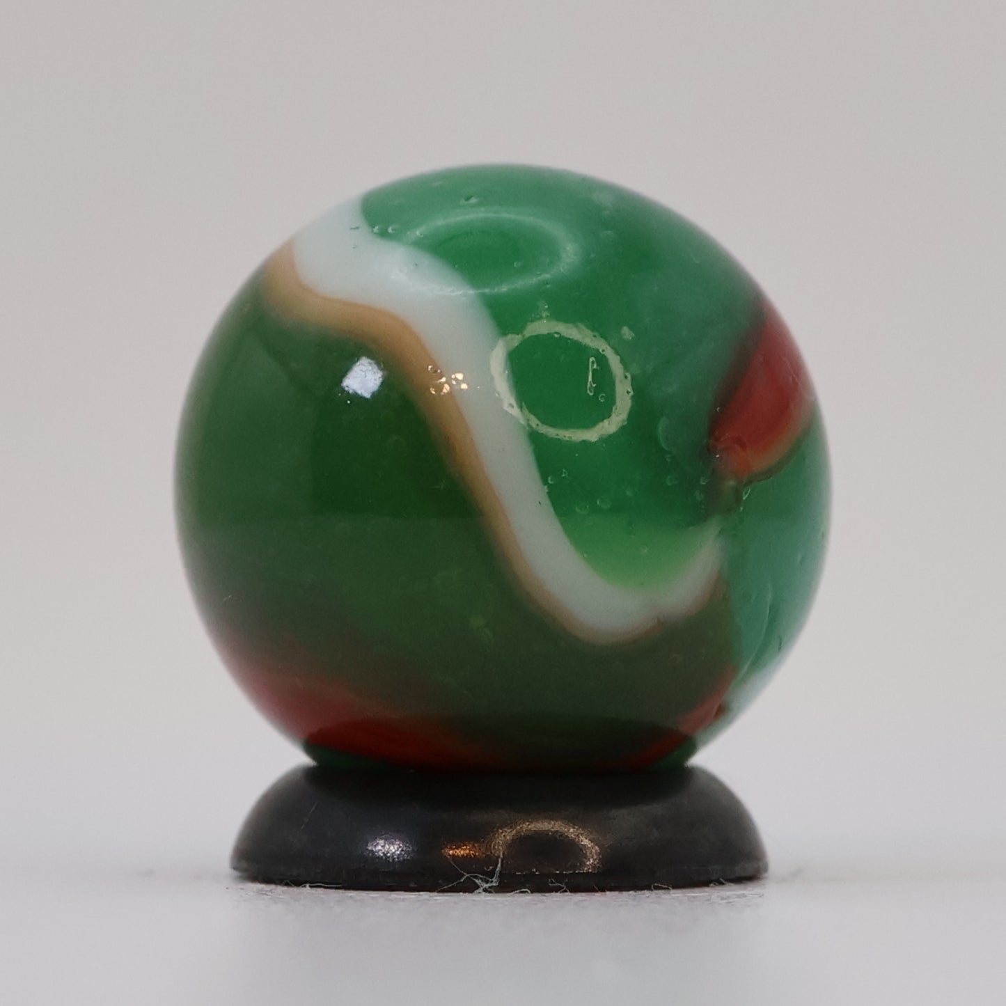 5/8" Transparent Based Peltier Rainbo Green White Red MINT