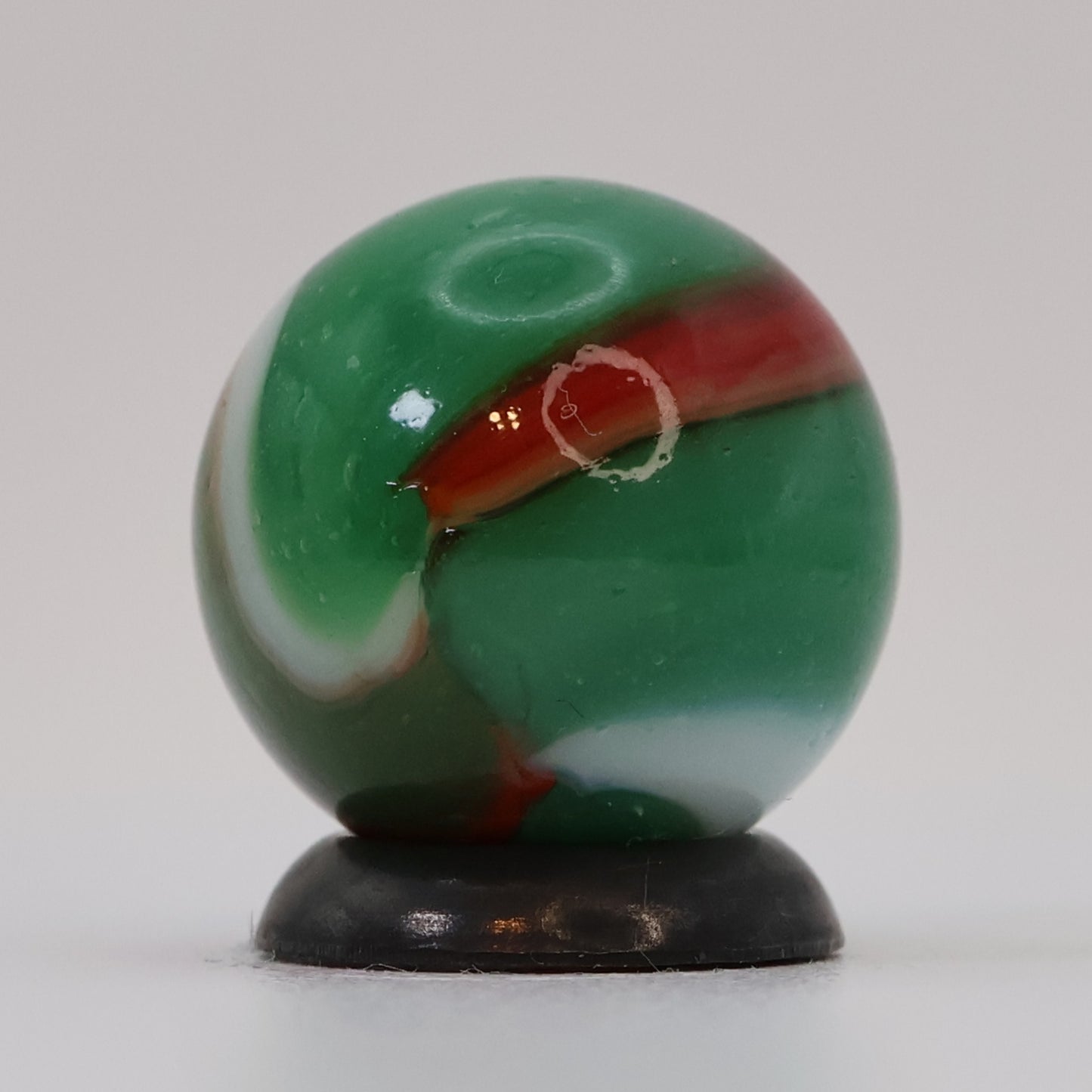 5/8" Transparent Based Peltier Rainbo Green White Red MINT