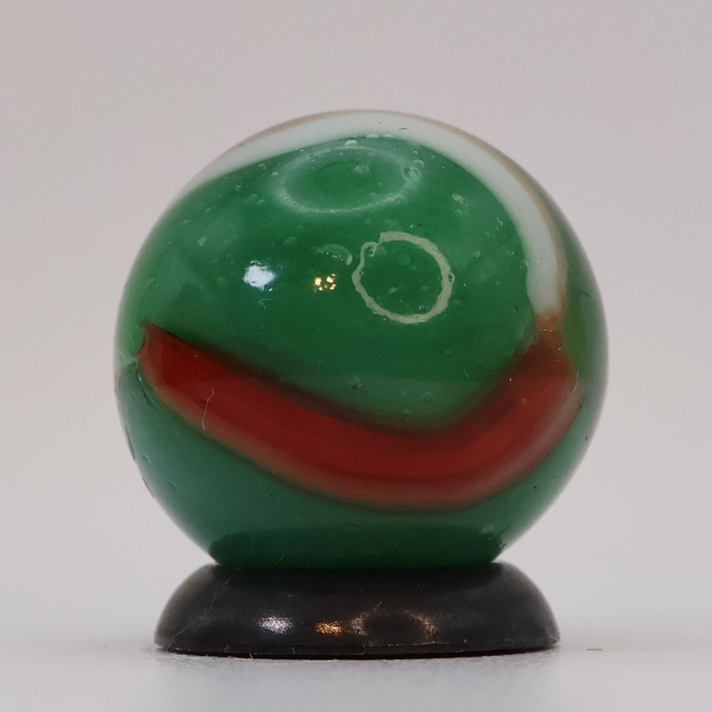 5/8" Transparent Based Peltier Rainbo Green White Red MINT