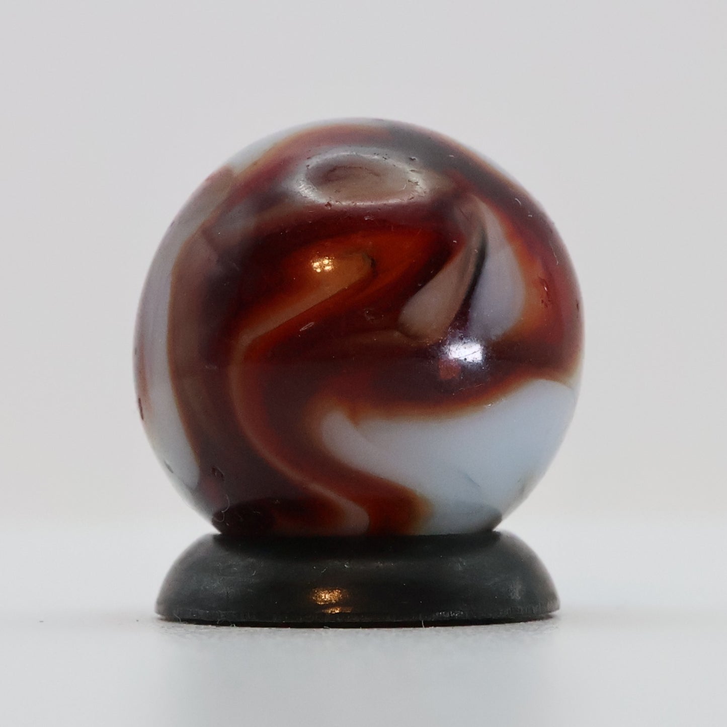 9/16" Swirl Marble Oxblood & White NM+