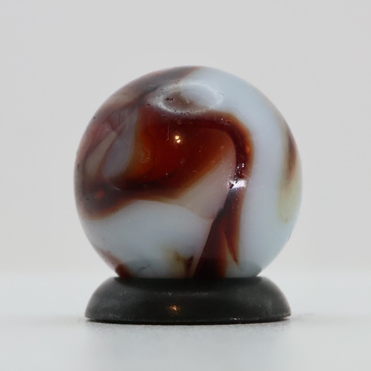 9/16" Swirl Marble Oxblood & White NM+