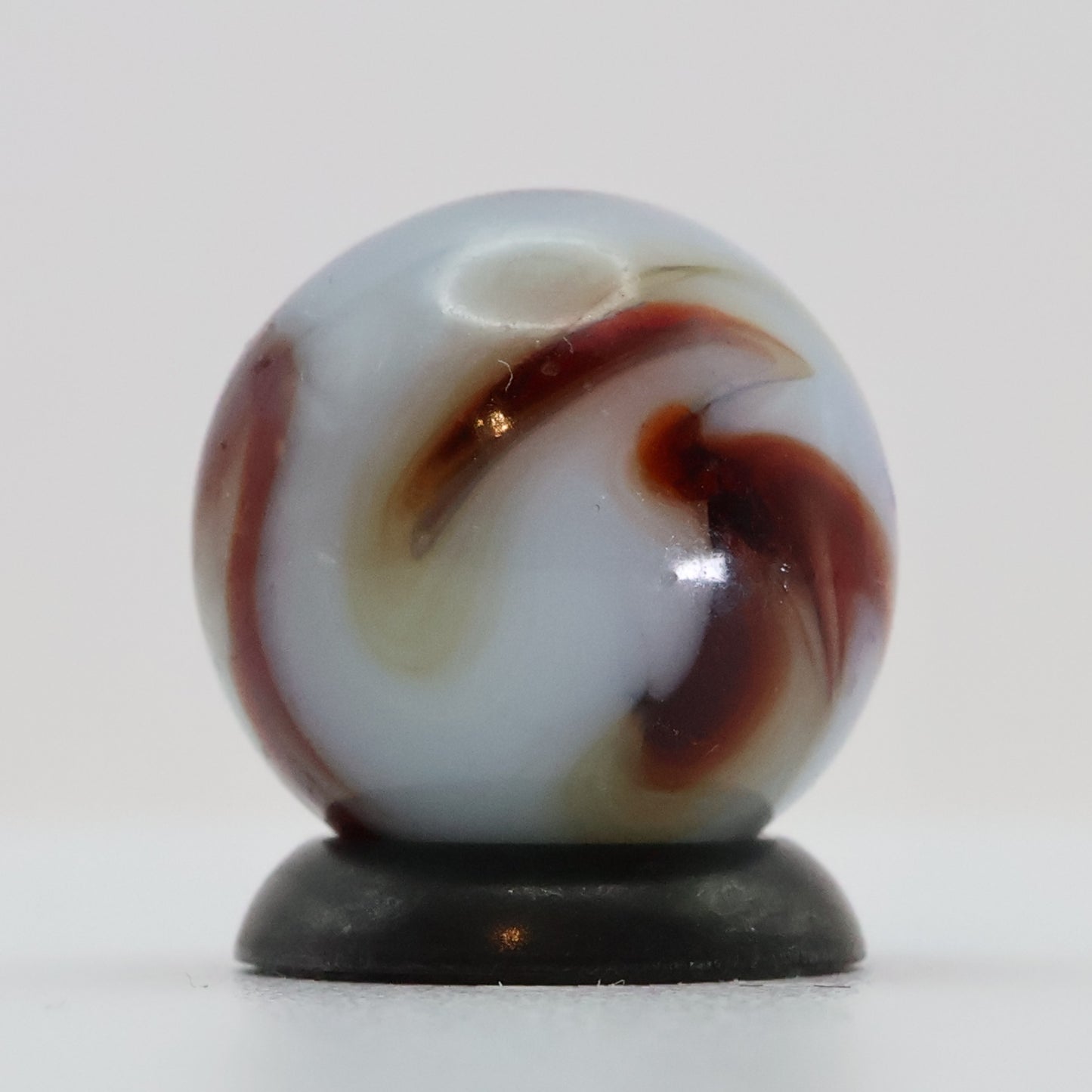 9/16" Swirl Marble Oxblood & White NM+