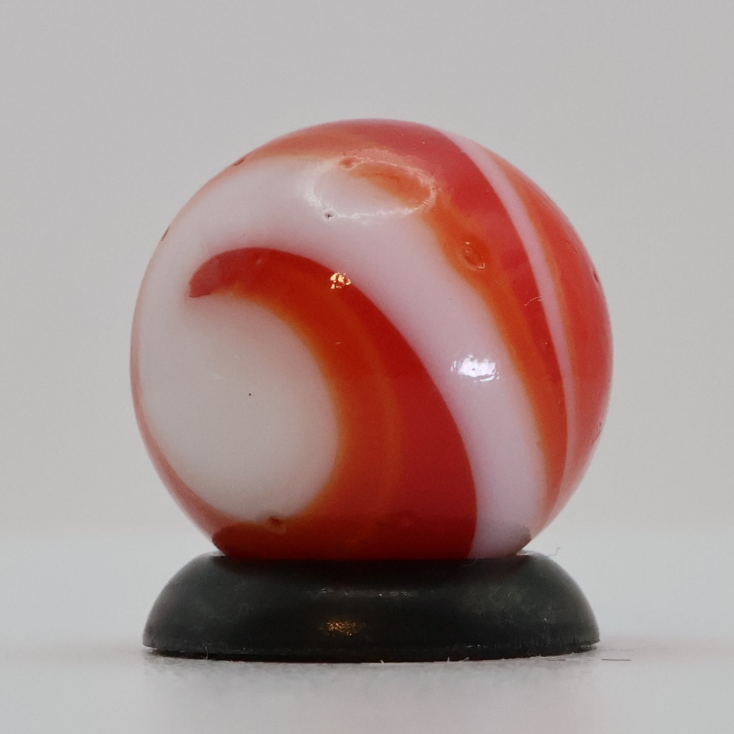 9/16" MF Christensen Swirl Marble Red & White NM++