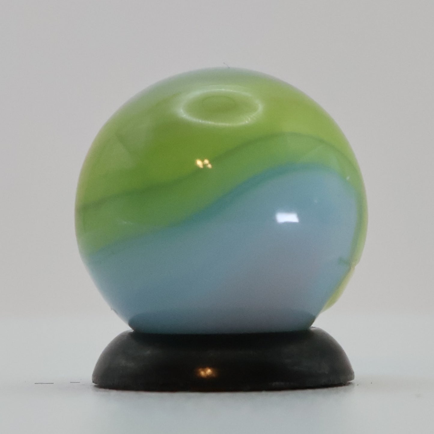 9/16" Vintage Vitro Agate Easter Egg Marble w/swirl M-