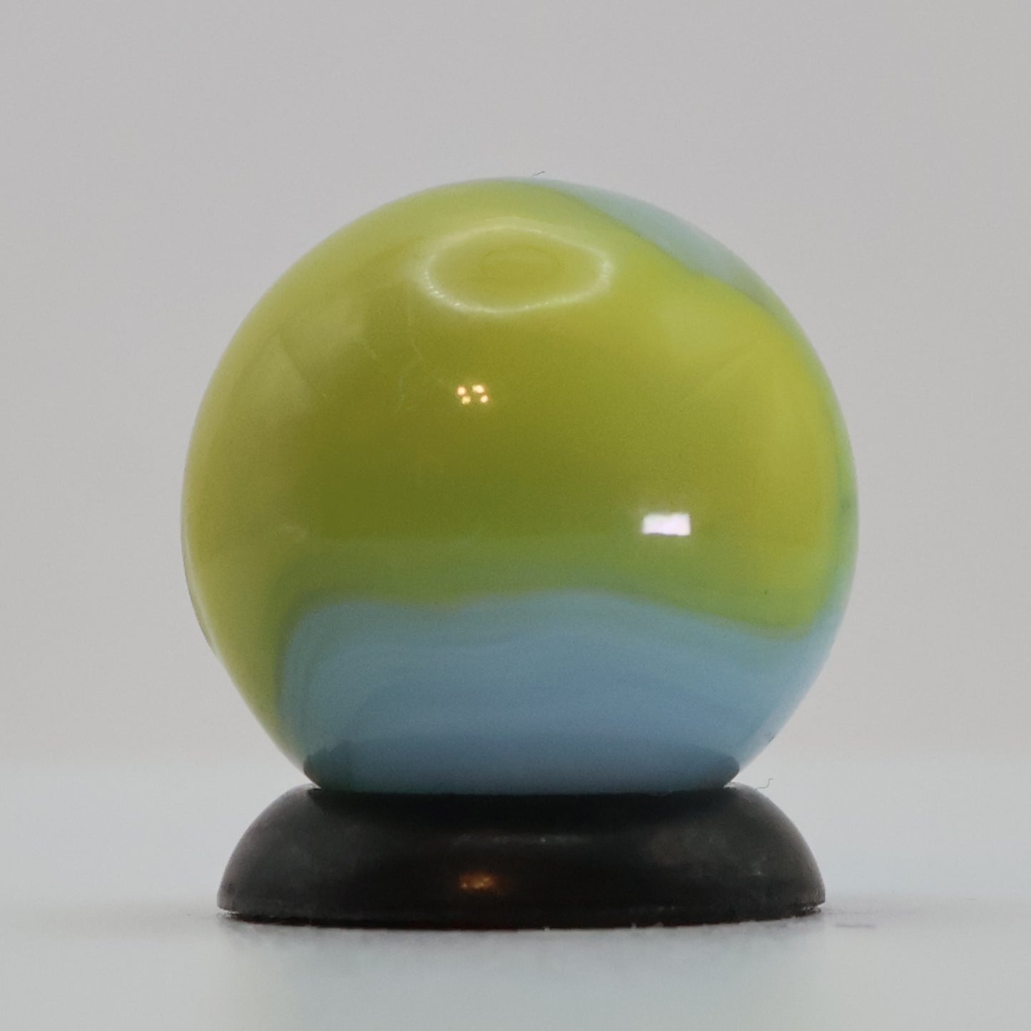 9/16" Vintage Vitro Agate Easter Egg Marble w/swirl M-