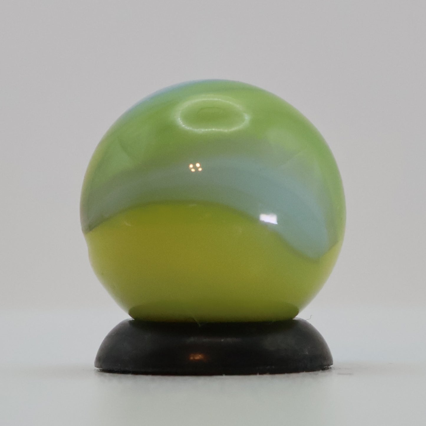 9/16" Vintage Vitro Agate Easter Egg Marble w/swirl M-