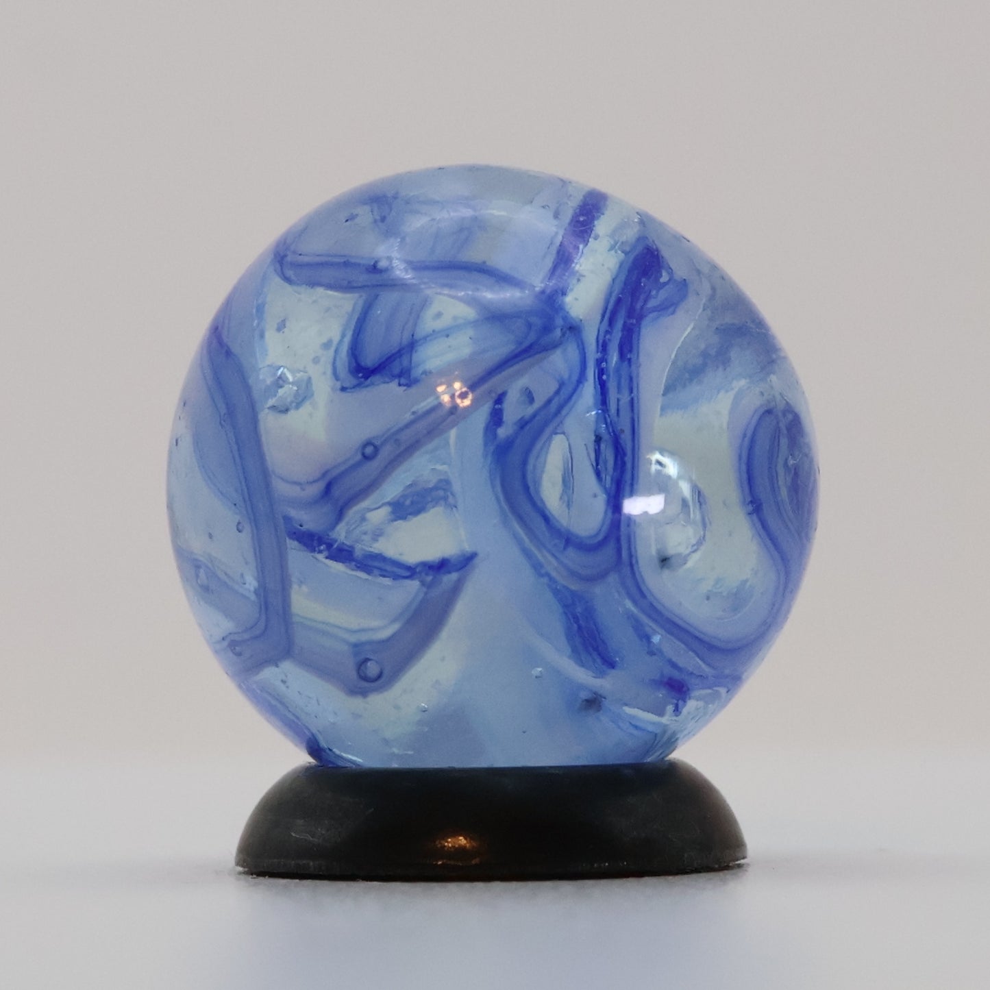 5/8" Veiligglas Blue & White Marble Wire Pull great backlit NM+