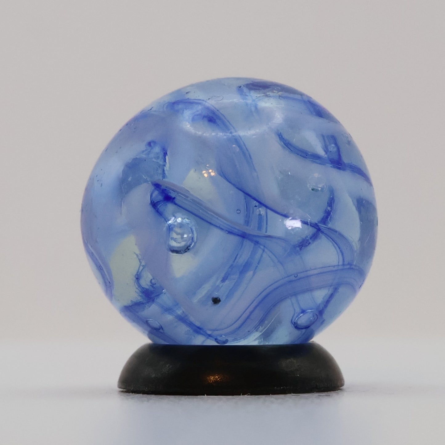 5/8" Veiligglas Blue & White Marble Wire Pull great backlit NM+