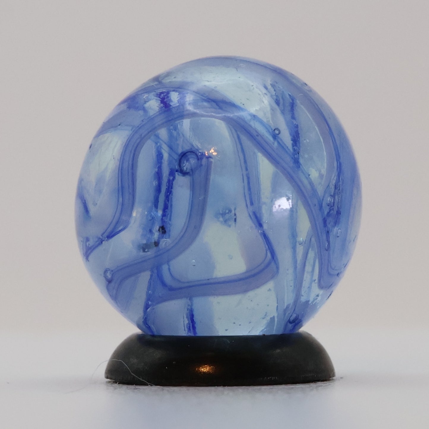 5/8" Veiligglas Blue & White Marble Wire Pull great backlit NM+