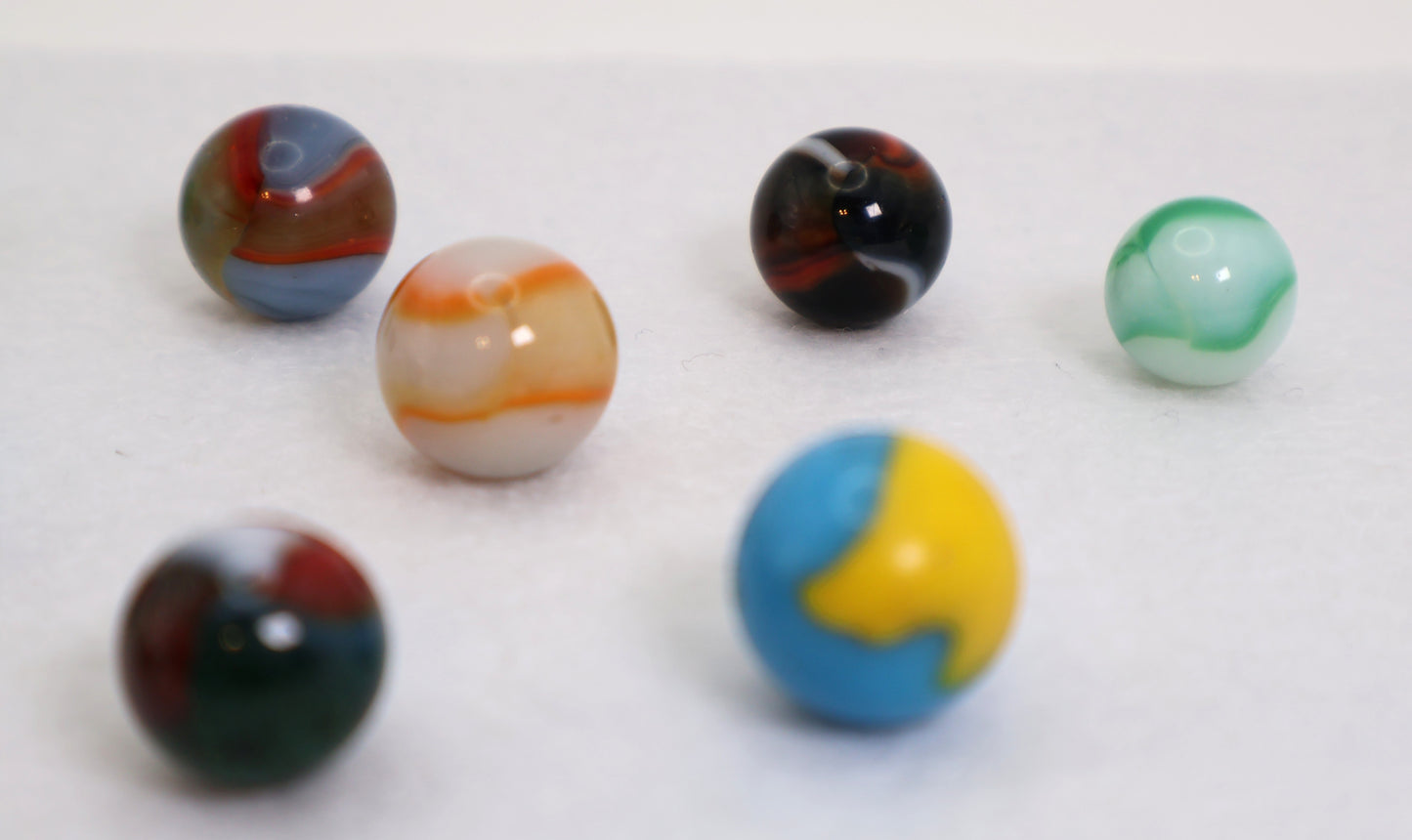 11pcs 5/8" Variety Mix Peltier Patches and Rainbo Marbles NM- to M