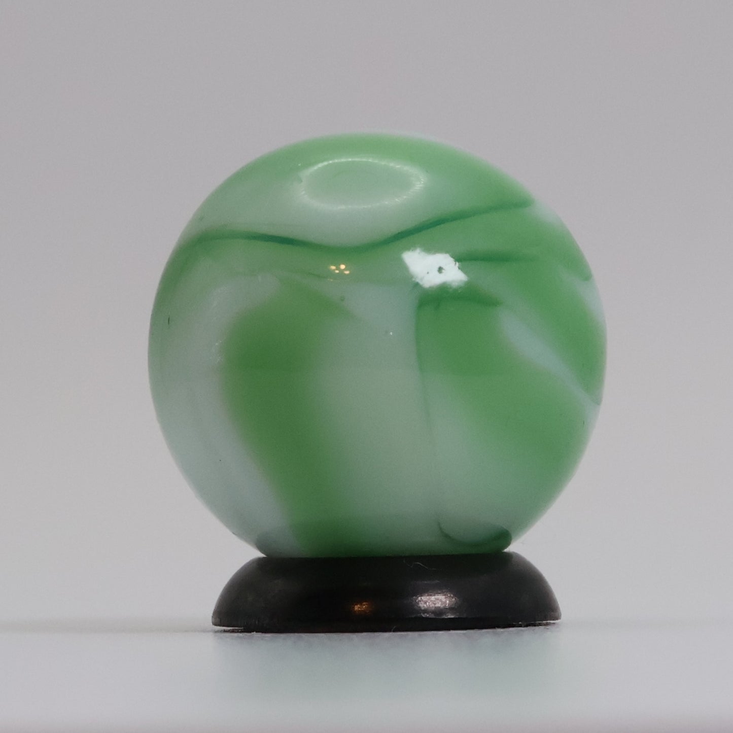 11/16" Swirl marble Green & White MINT