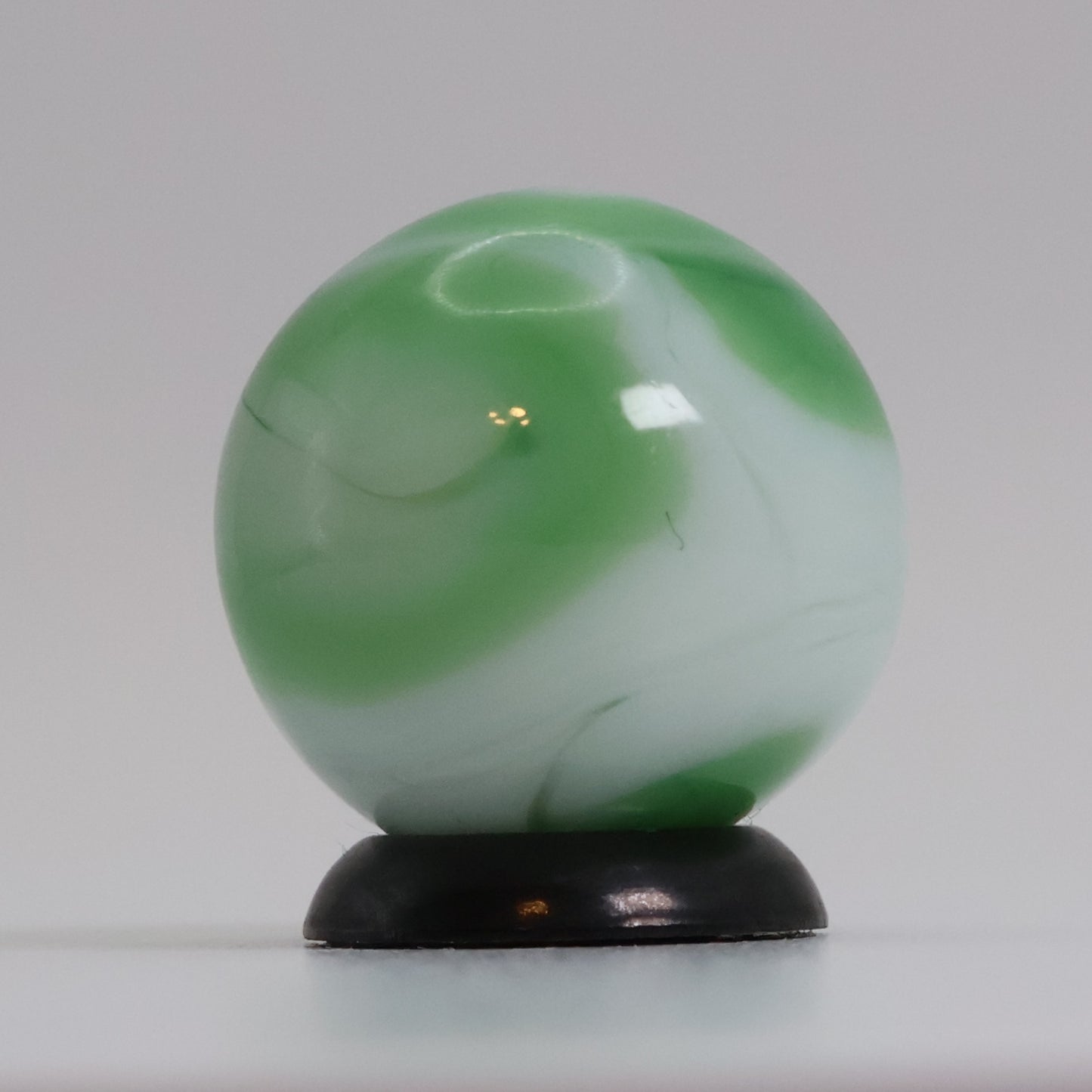 11/16" Swirl marble Green & White MINT