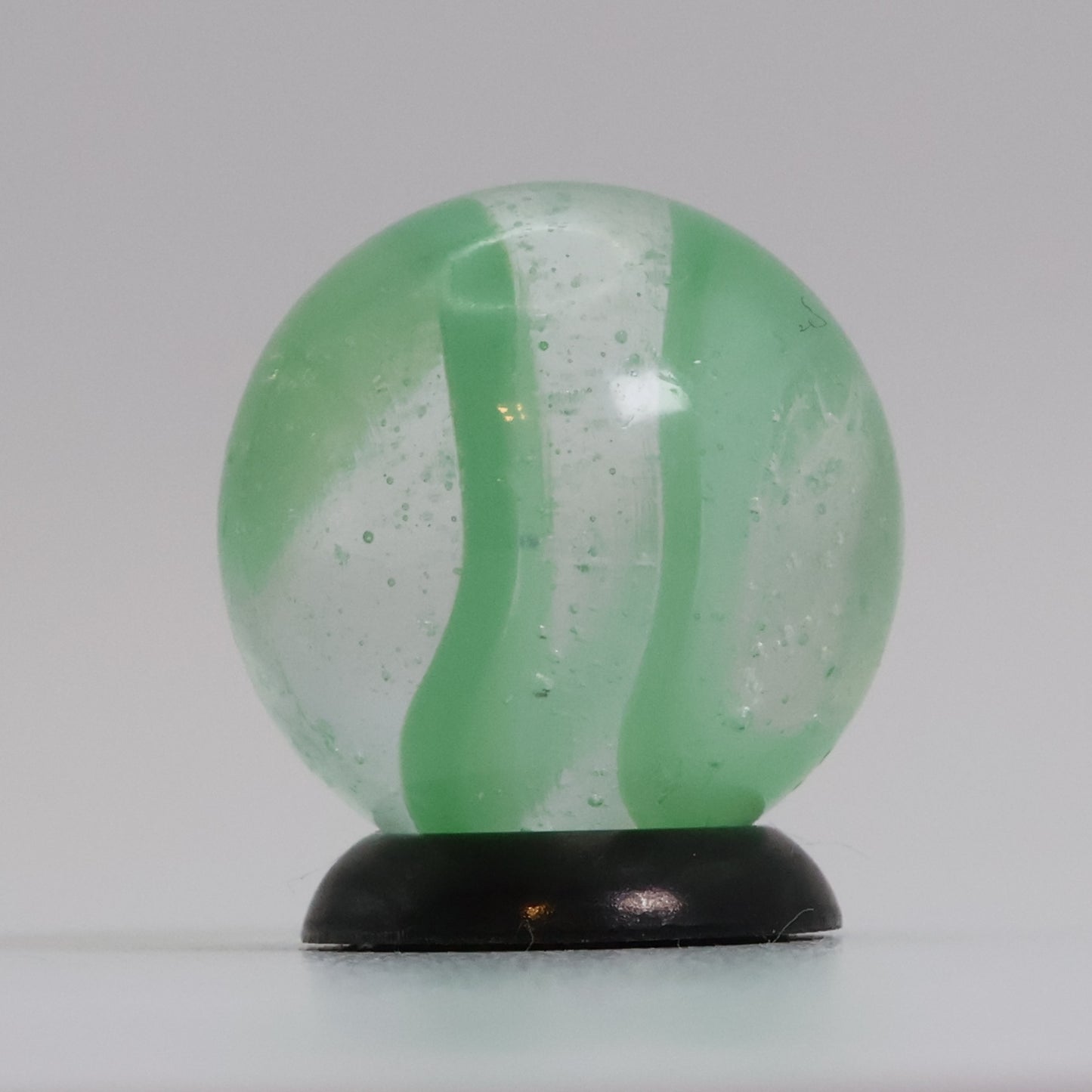 5/8" Akro Agate Snake Marble Light Green NM-