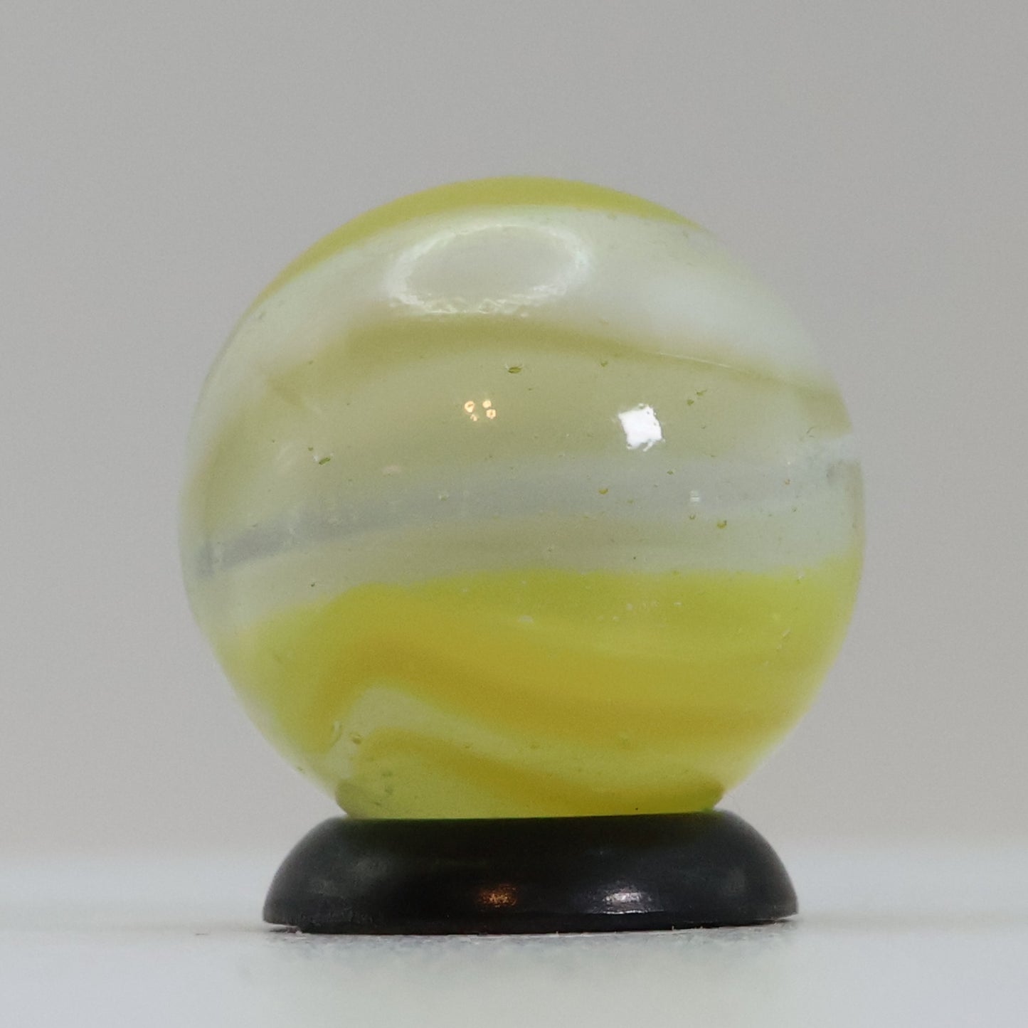 11/16" Peliter Rainbo Clear Based Marble Yellow & White M-
