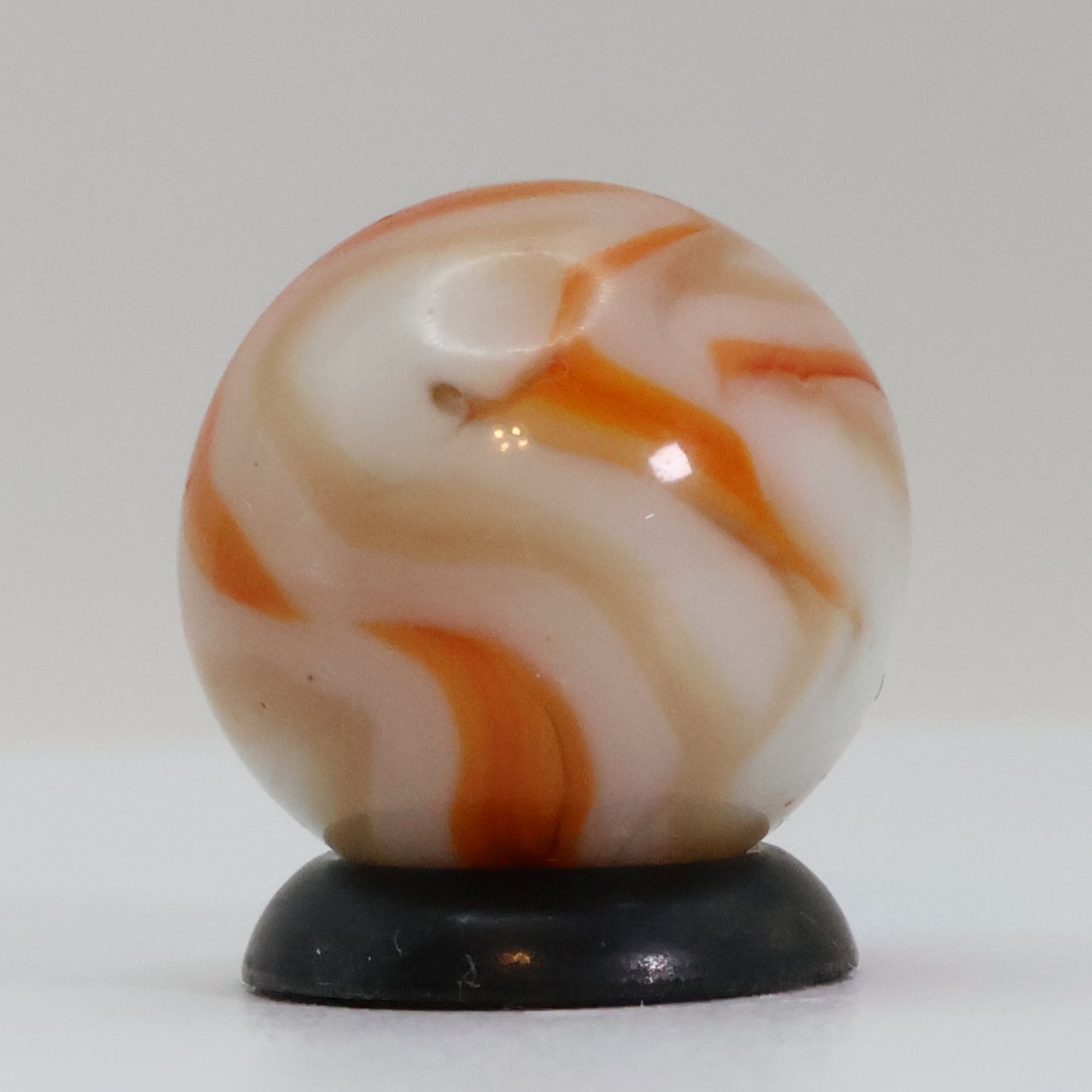 5/8" Swirl Marble Orange Tan White NM+