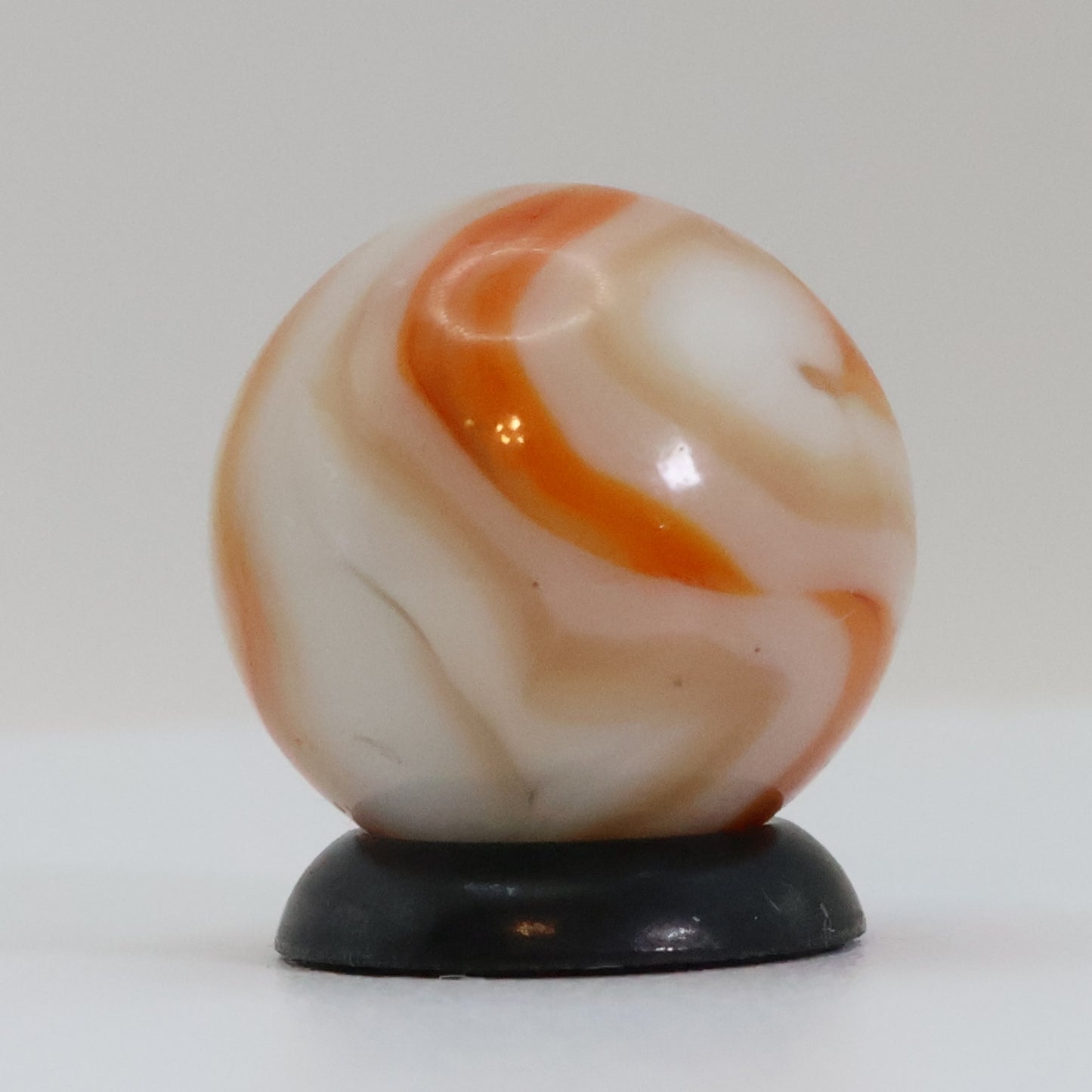 5/8" Swirl Marble Orange Tan White NM+