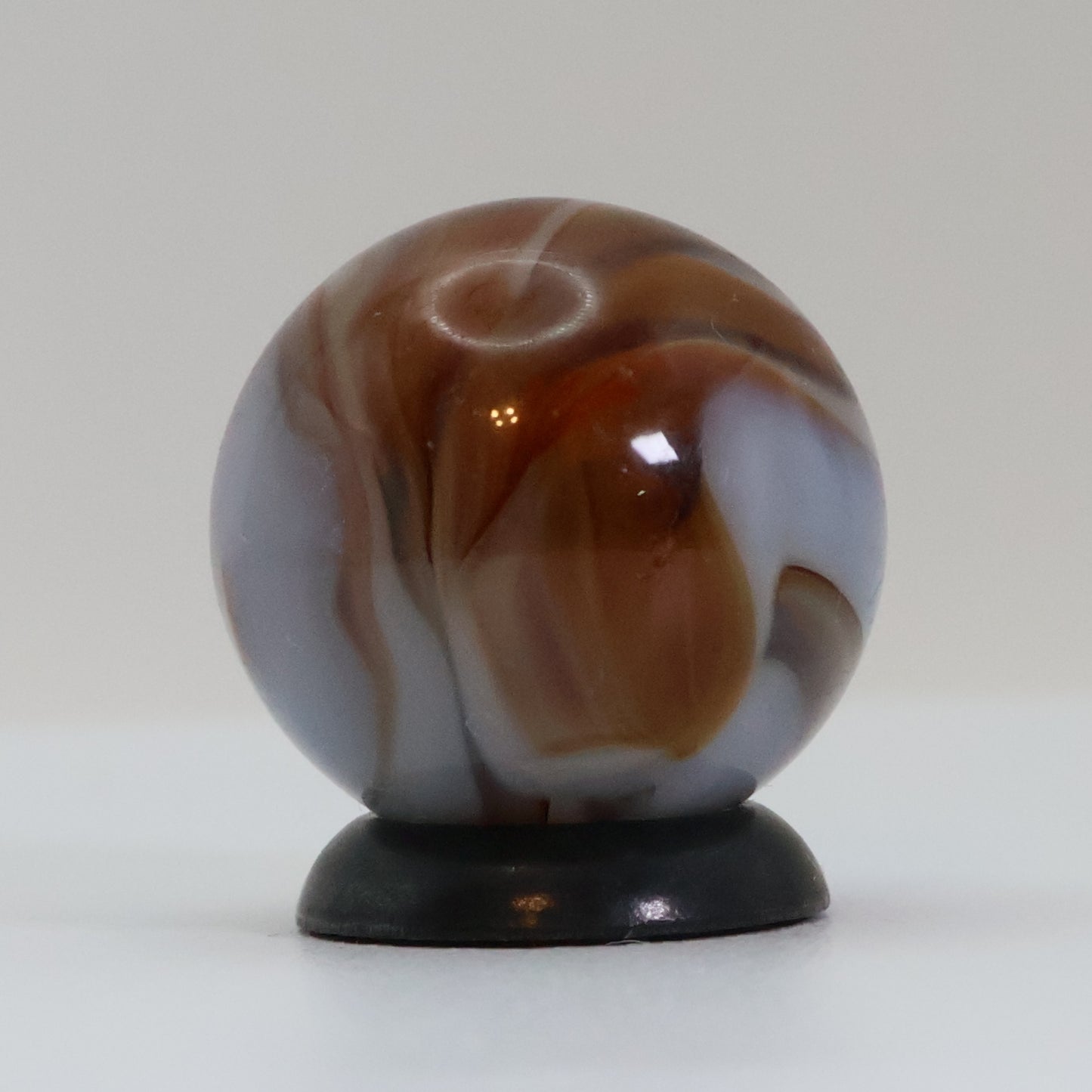 5/8" Swirl Marble Translucent Amber & White Ribbons NM+