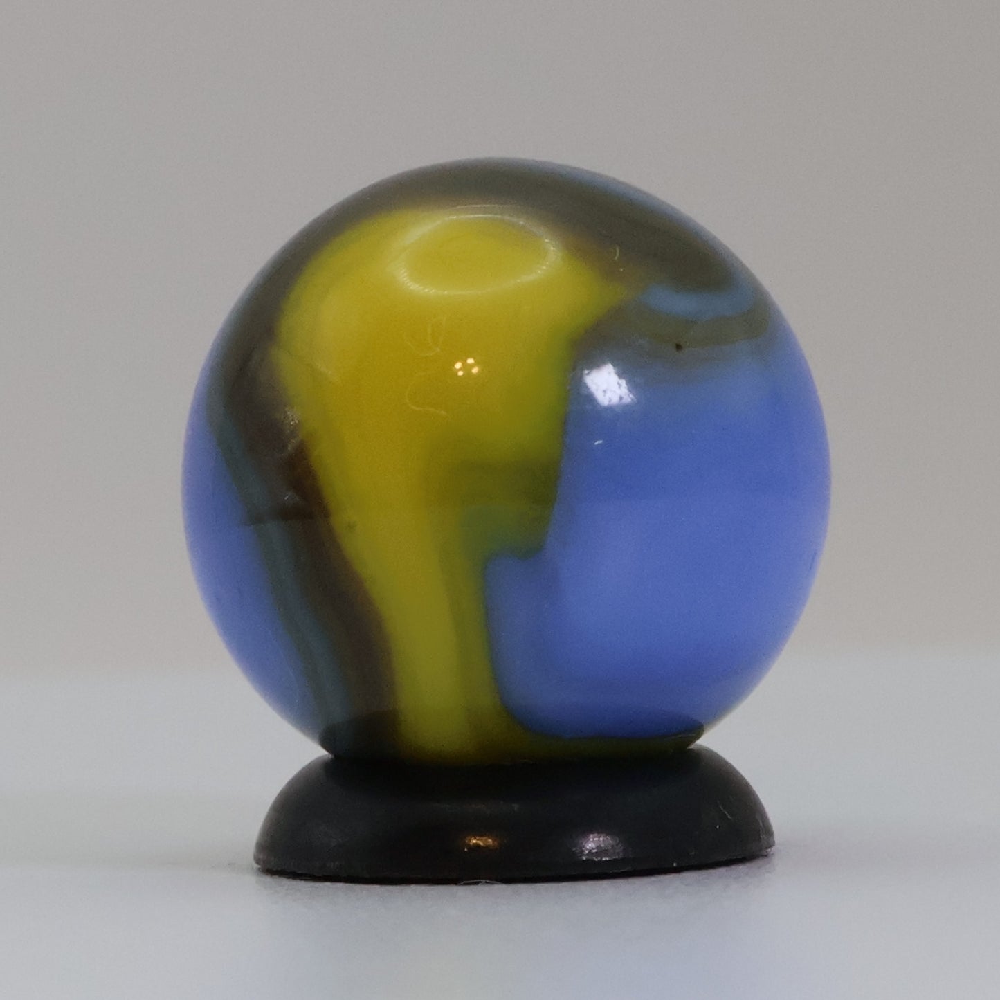 5/8" Akro Agate Special Corkscrew Blue Yellow Tan NM++