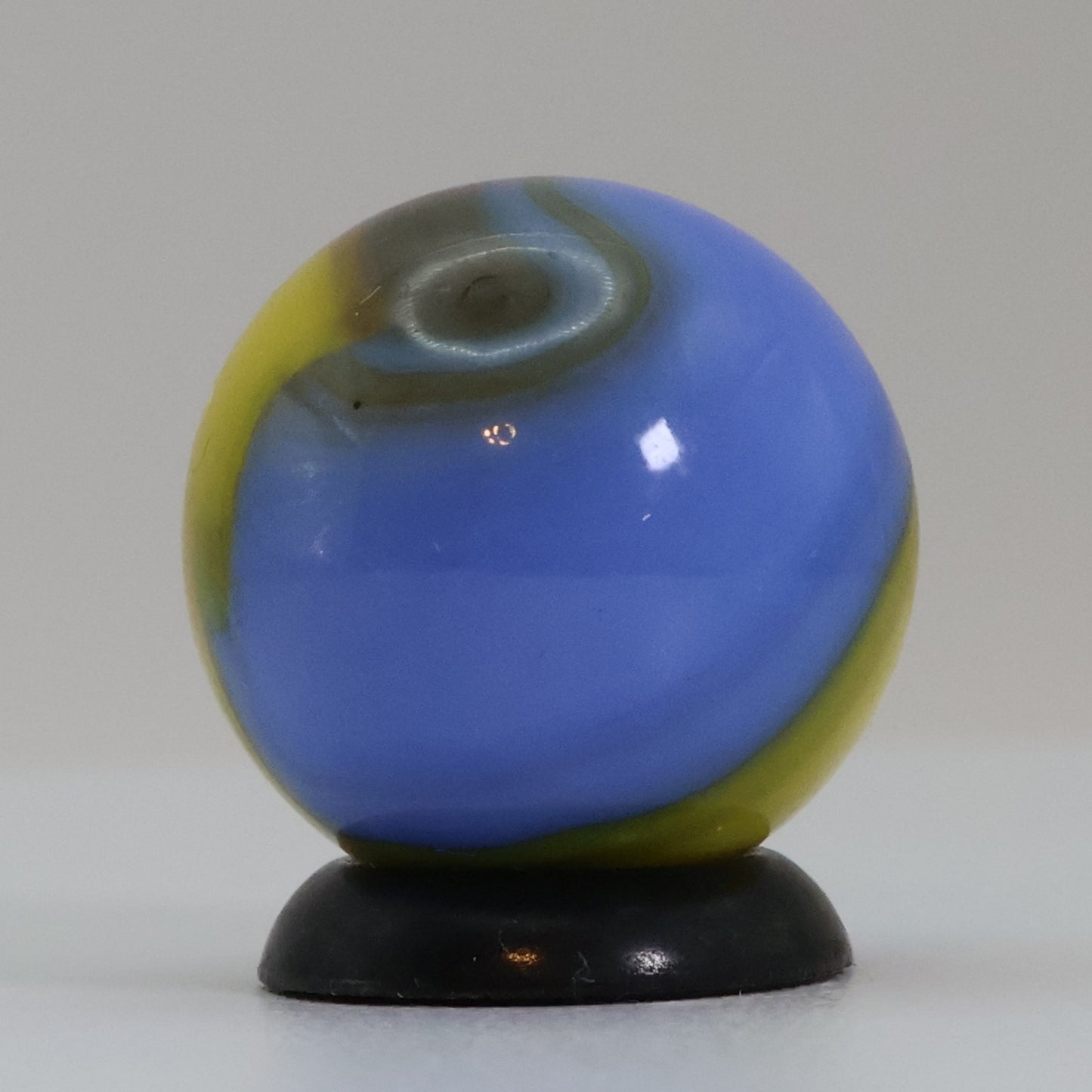 5/8" Akro Agate Special Corkscrew Blue Yellow Tan NM++