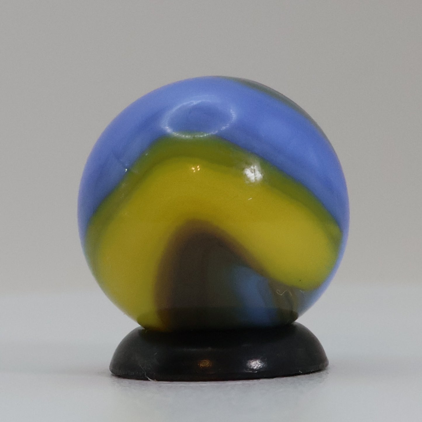 5/8" Akro Agate Special Corkscrew Blue Yellow Tan NM++
