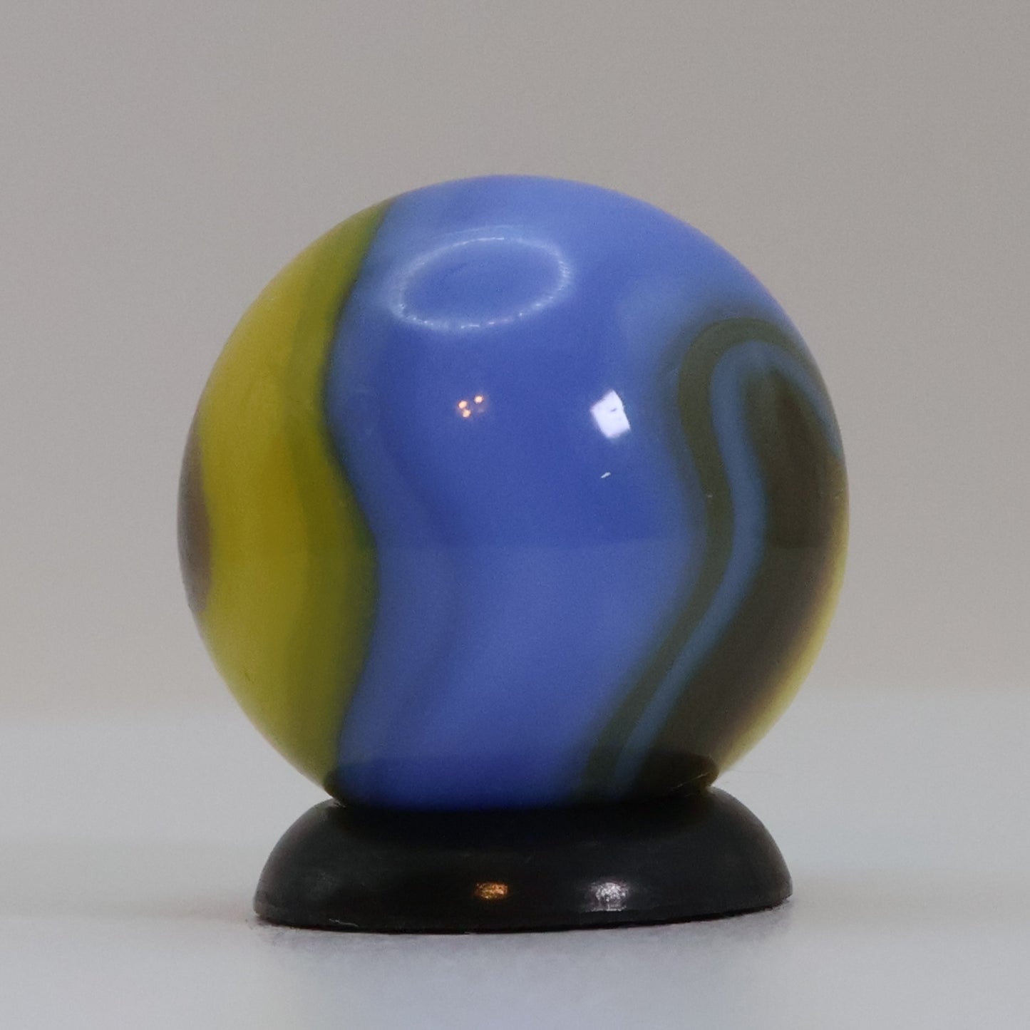 5/8" Akro Agate Special Corkscrew Blue Yellow Tan NM++