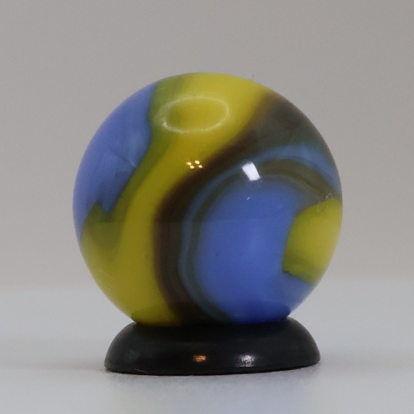 5/8" Akro Agate Special Corkscrew Blue Yellow Tan NM++
