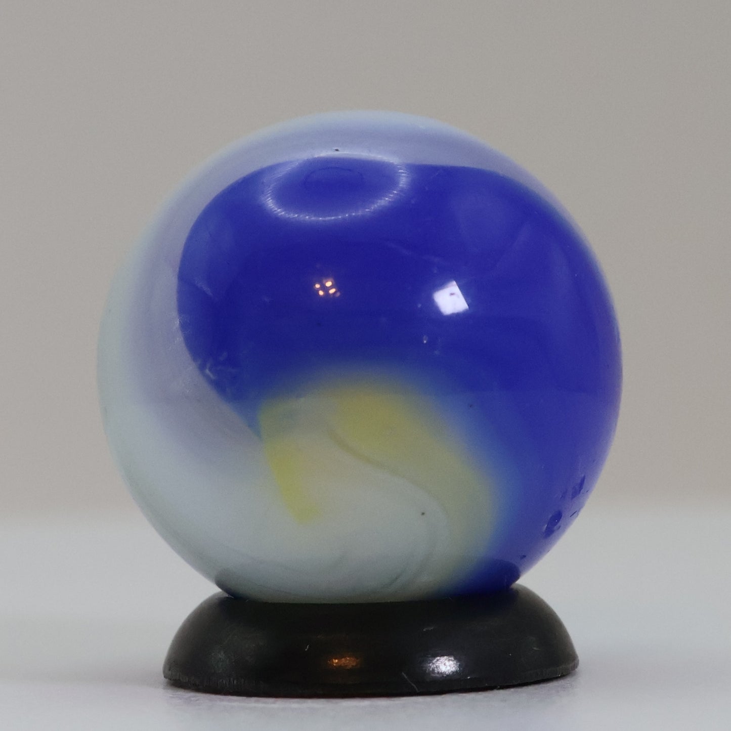 5/8" Akro Agate Special Corkscrew marble Blue Yellow White NM++