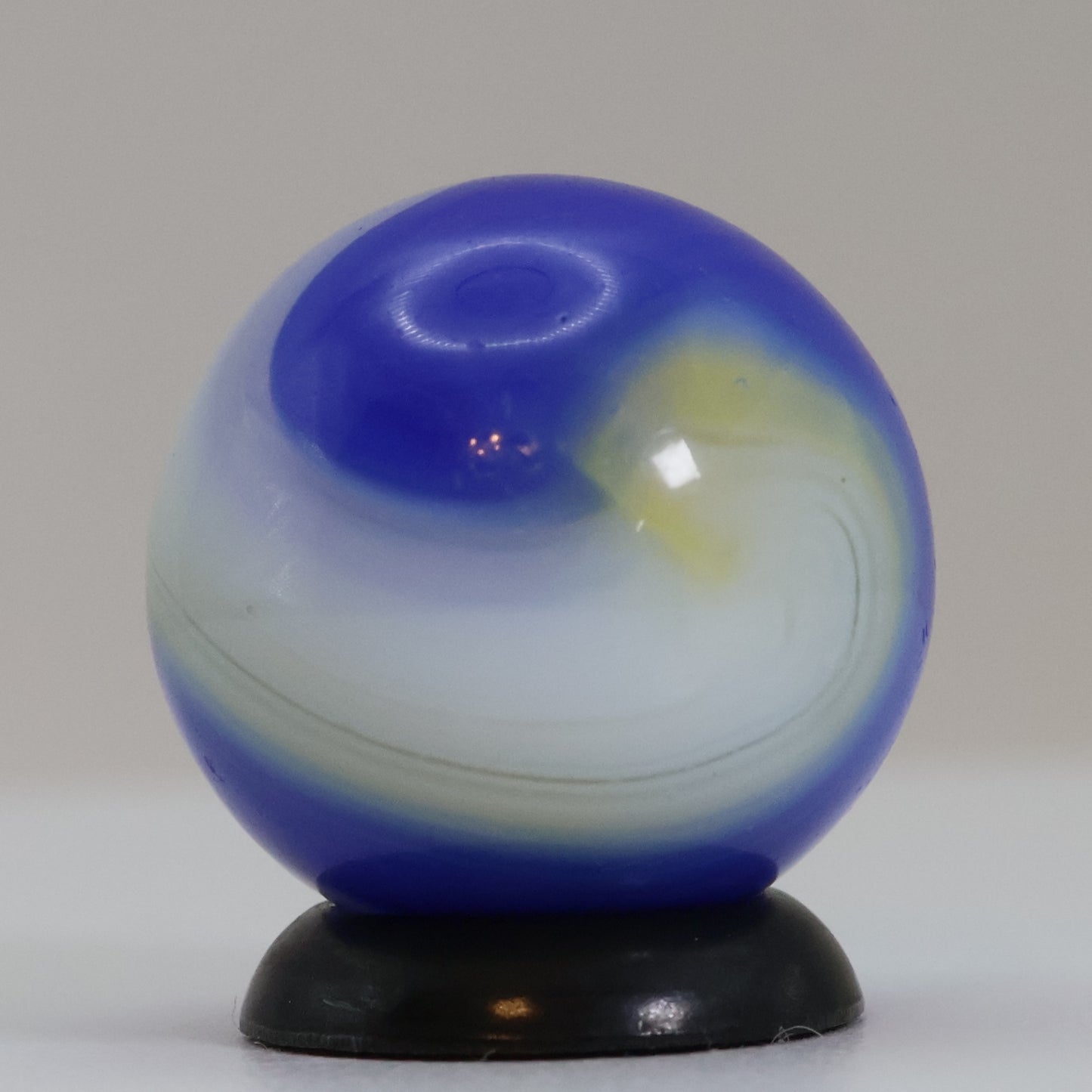 5/8" Akro Agate Special Corkscrew marble Blue Yellow White NM++