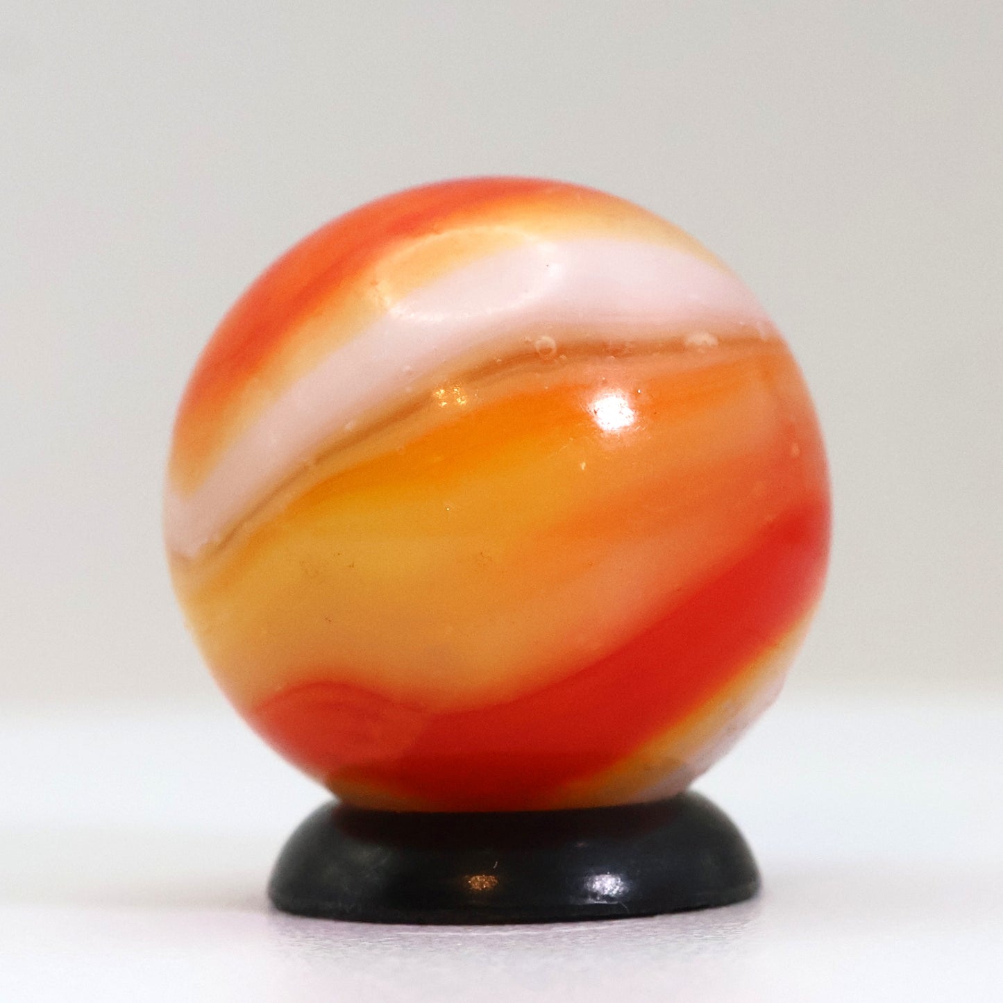 11/16" Peltier Rainbo Marble Orange & White NM