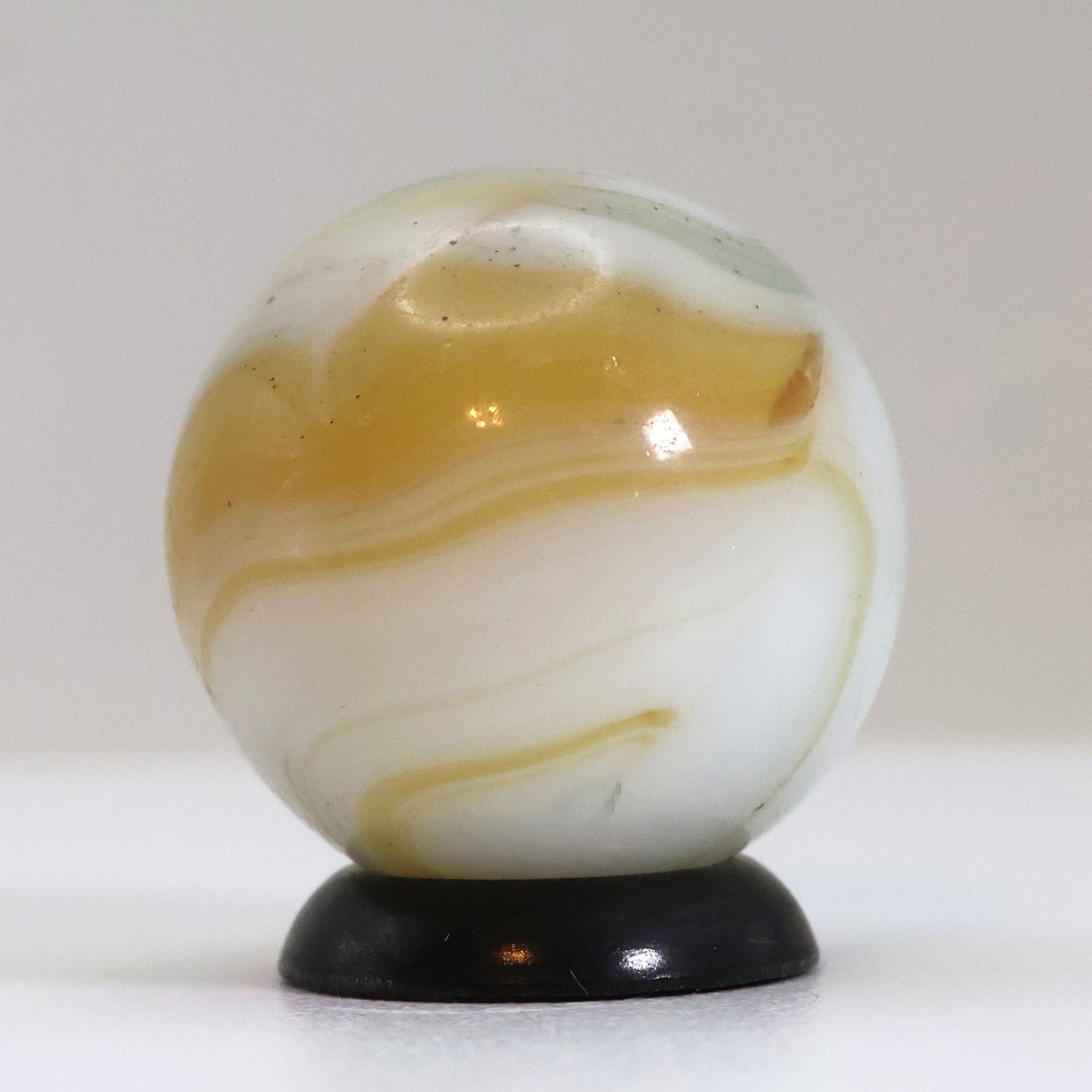 11/16" Swirl Marble Butterscotch & Cream M-