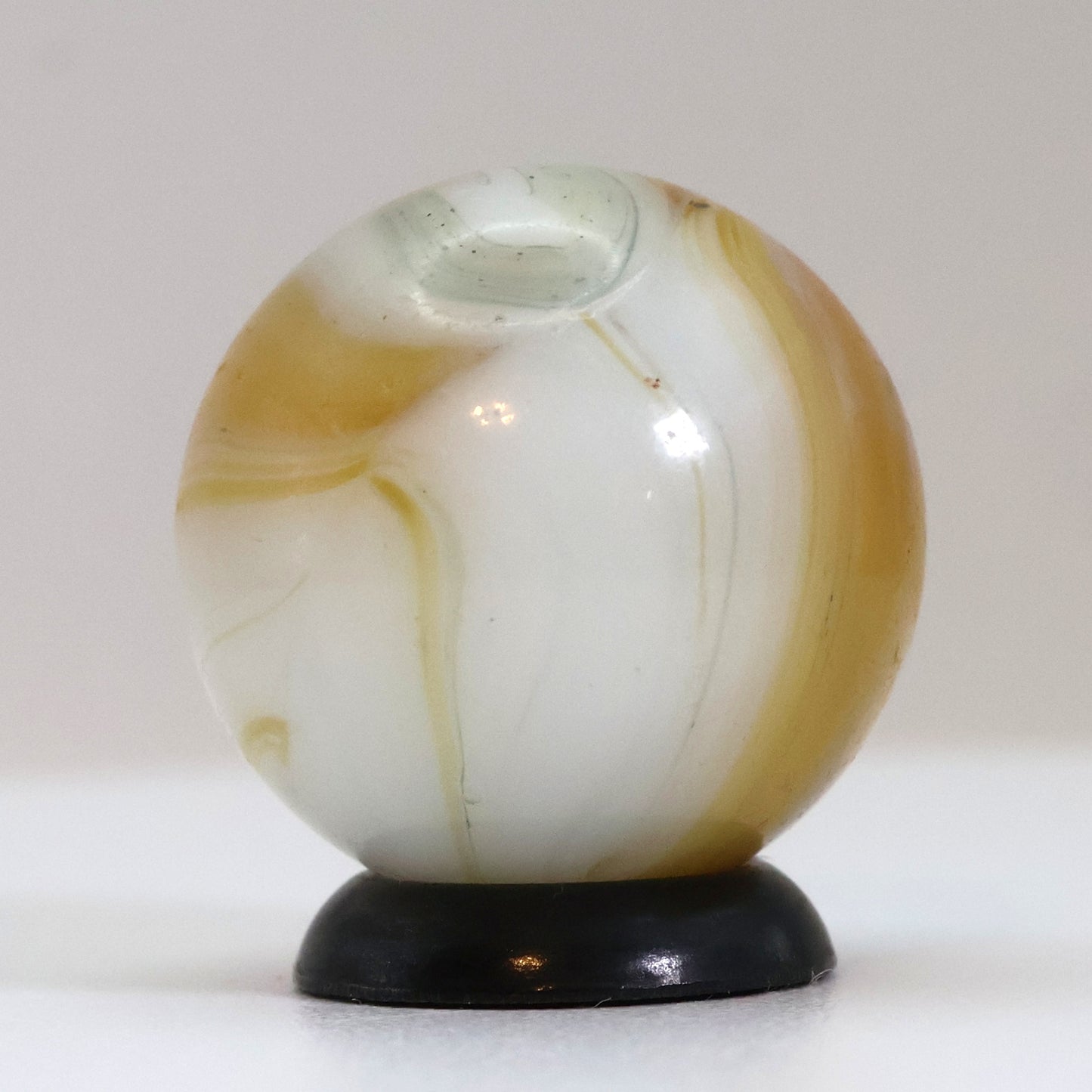 11/16" Swirl Marble Butterscotch & Cream M-
