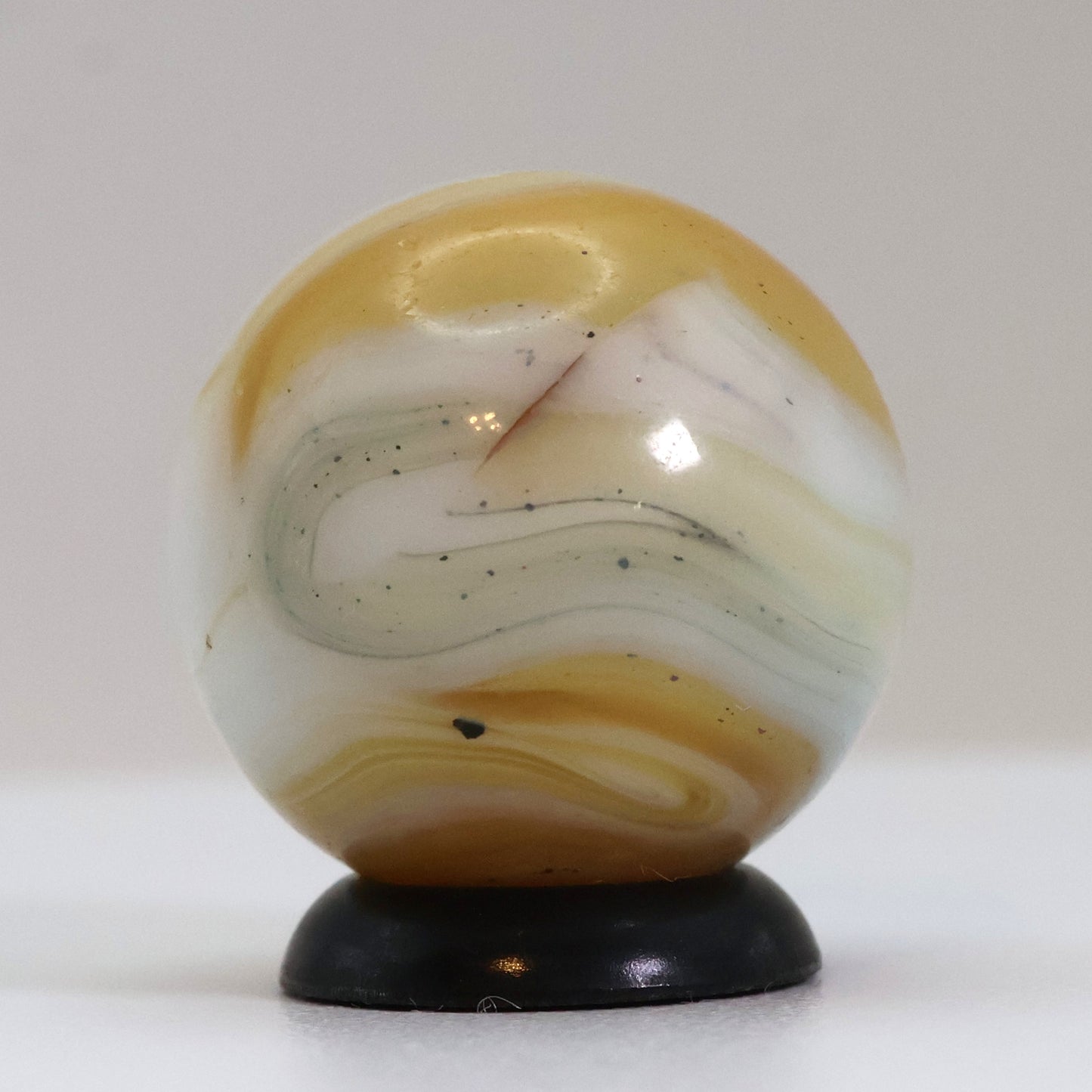 11/16" Swirl Marble Butterscotch & Cream M-