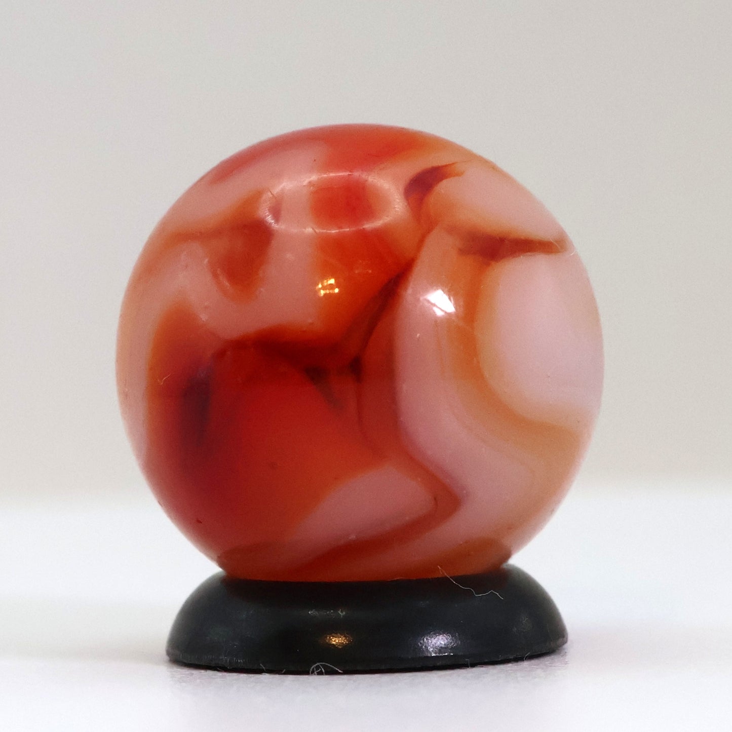 5/8" Swirl Marble Red & White NM+