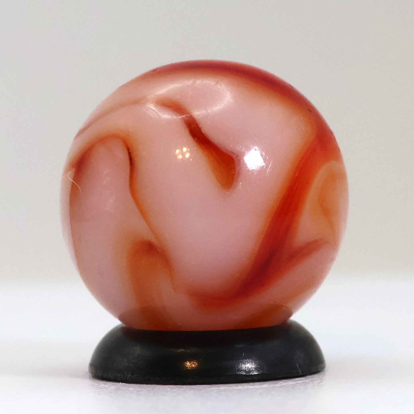 5/8" Swirl Marble Red & White NM+