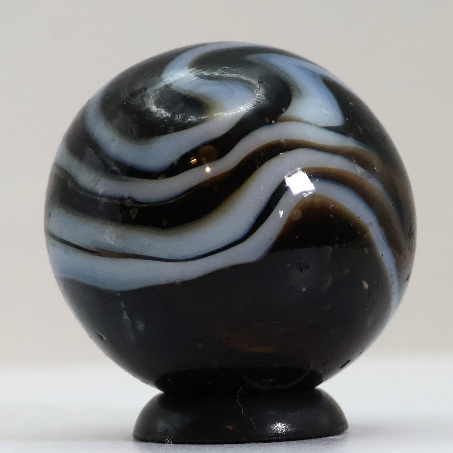 7/8" Swirl Marble Alley? Translucent Brown Base w/white ribbons NM-
