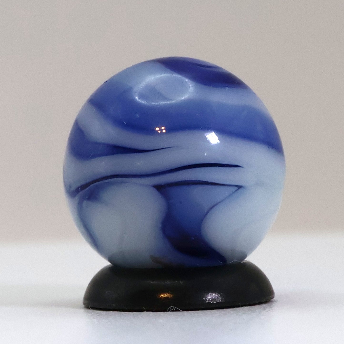 5/8" Swirl Marble Alley? Blue & White NM