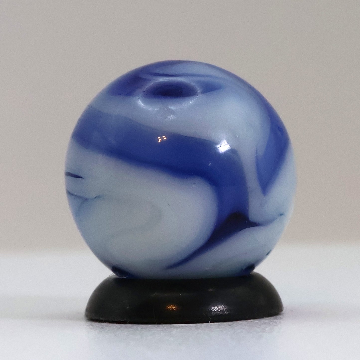 5/8" Swirl Marble Alley? Blue & White NM