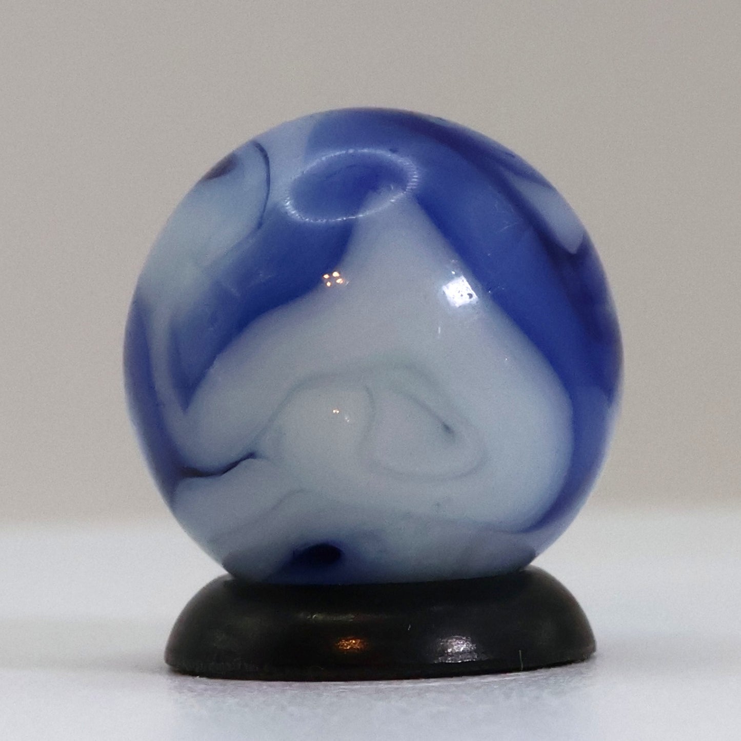 5/8" Swirl Marble Alley? Blue & White NM