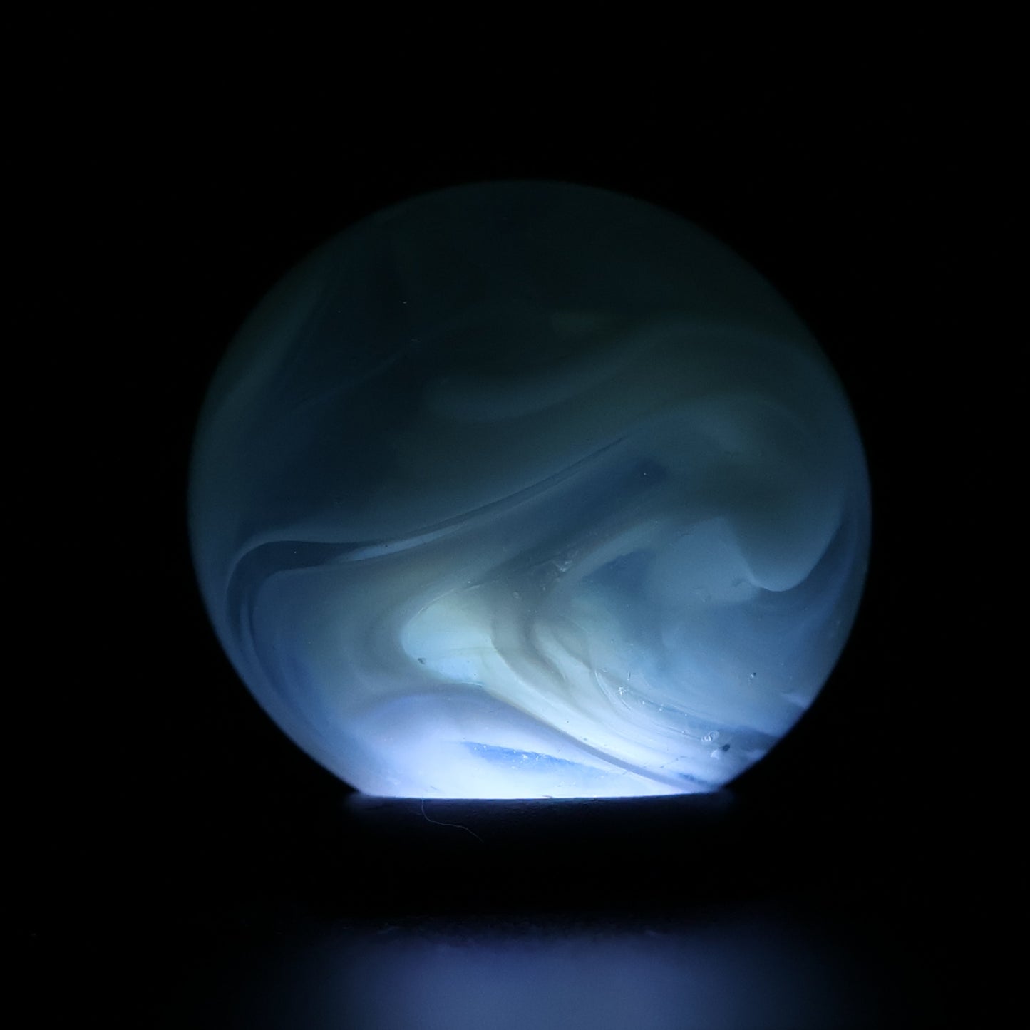 11/16" Swirl Marble Translucent Base Blue ribbons NM+