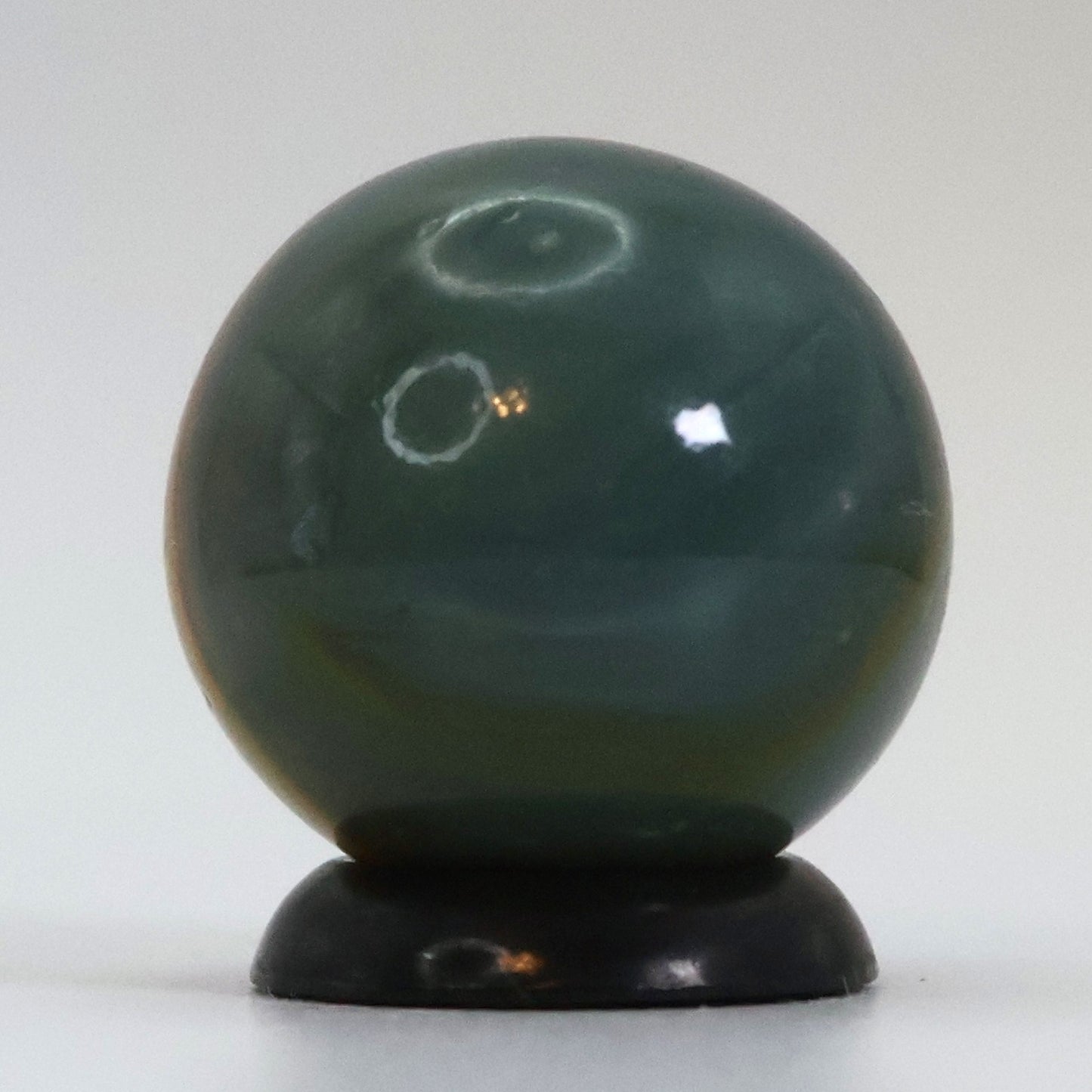 5/8" Peltier Rainbo Marble, Cloudy gray base with yellow ribbons NM+