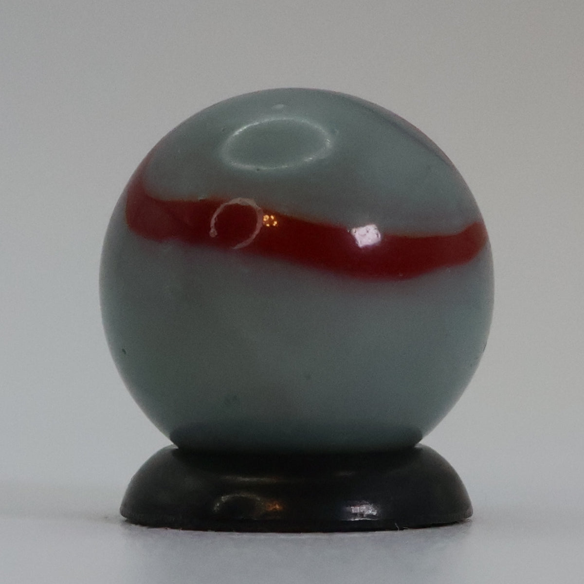 9/16" Peltier Rainbo Milk Glass & Lipstick Red - (Kokomo?) MINT