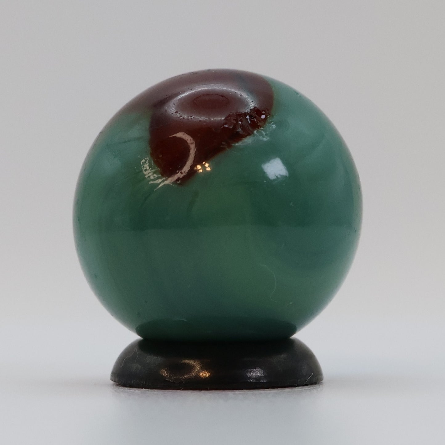 11/16" Akro Agate "Lazy" Corkscrew green/ red NM+