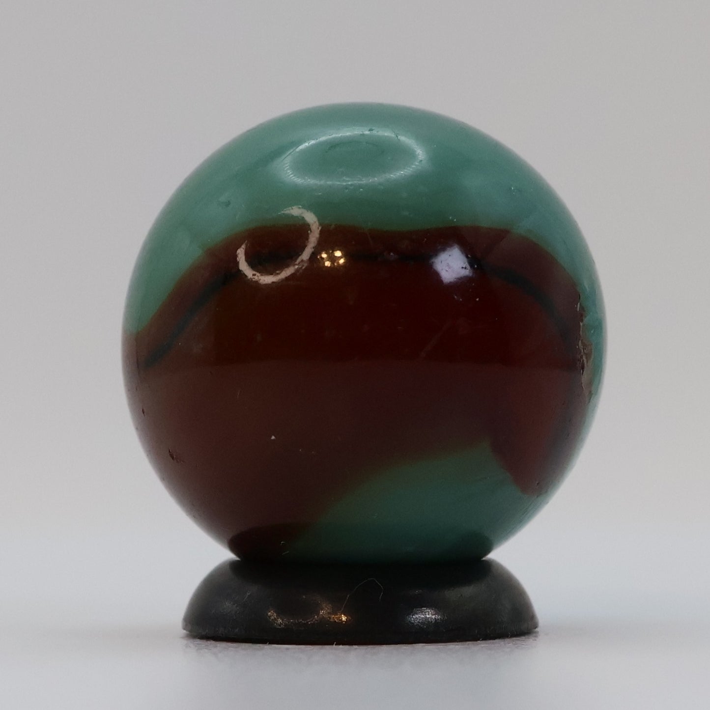 11/16" Akro Agate "Lazy" Corkscrew green/ red NM+
