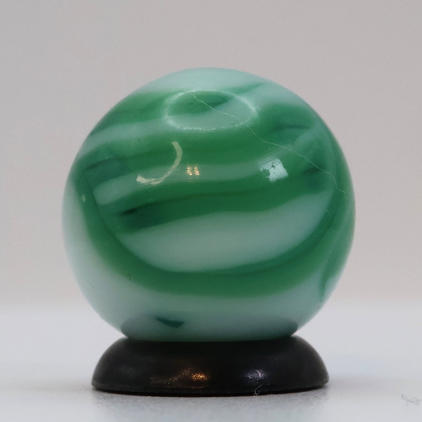 5/8" Alley Agate Swirl? Marble, green & white M-