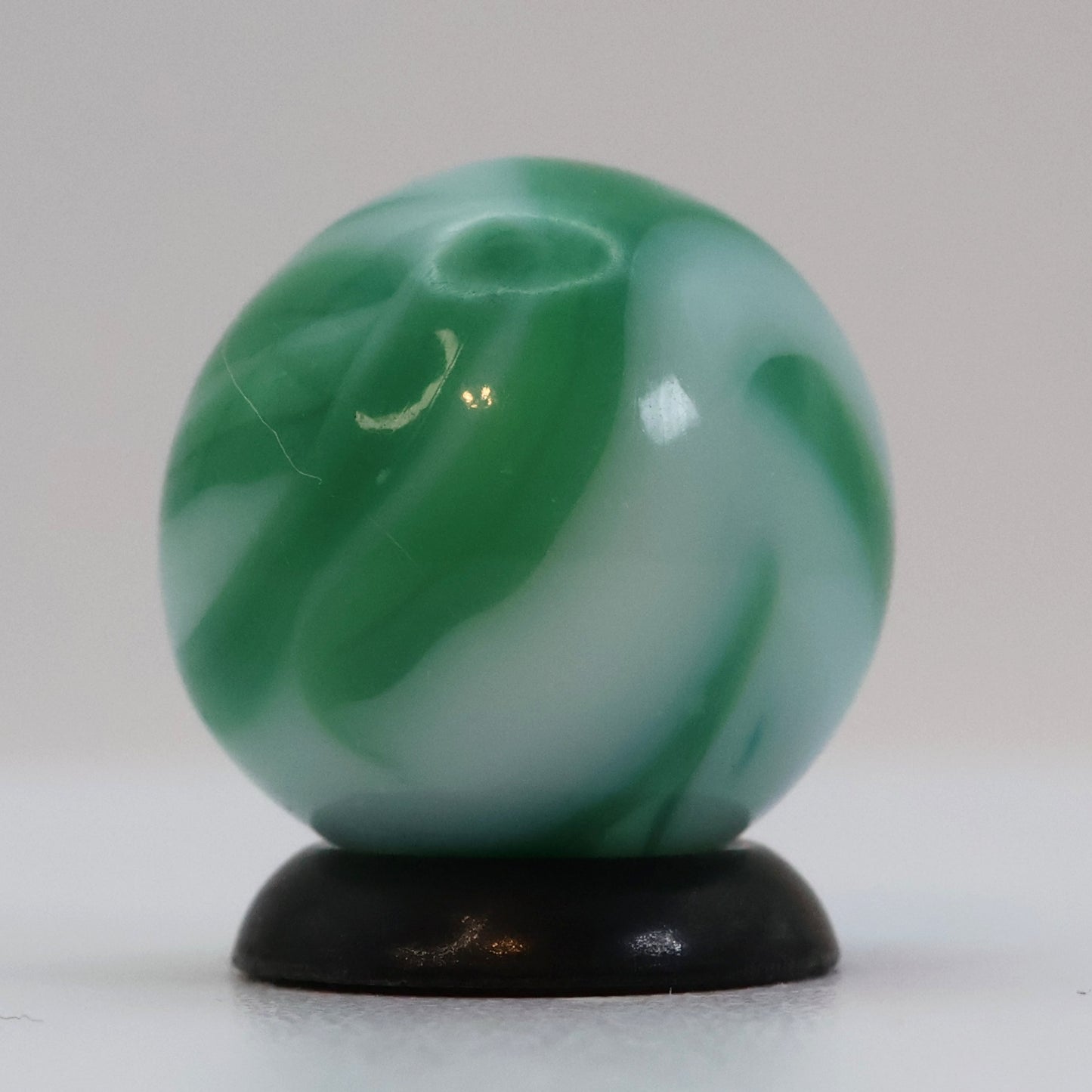 5/8" Alley Agate Swirl? Marble, green & white M-