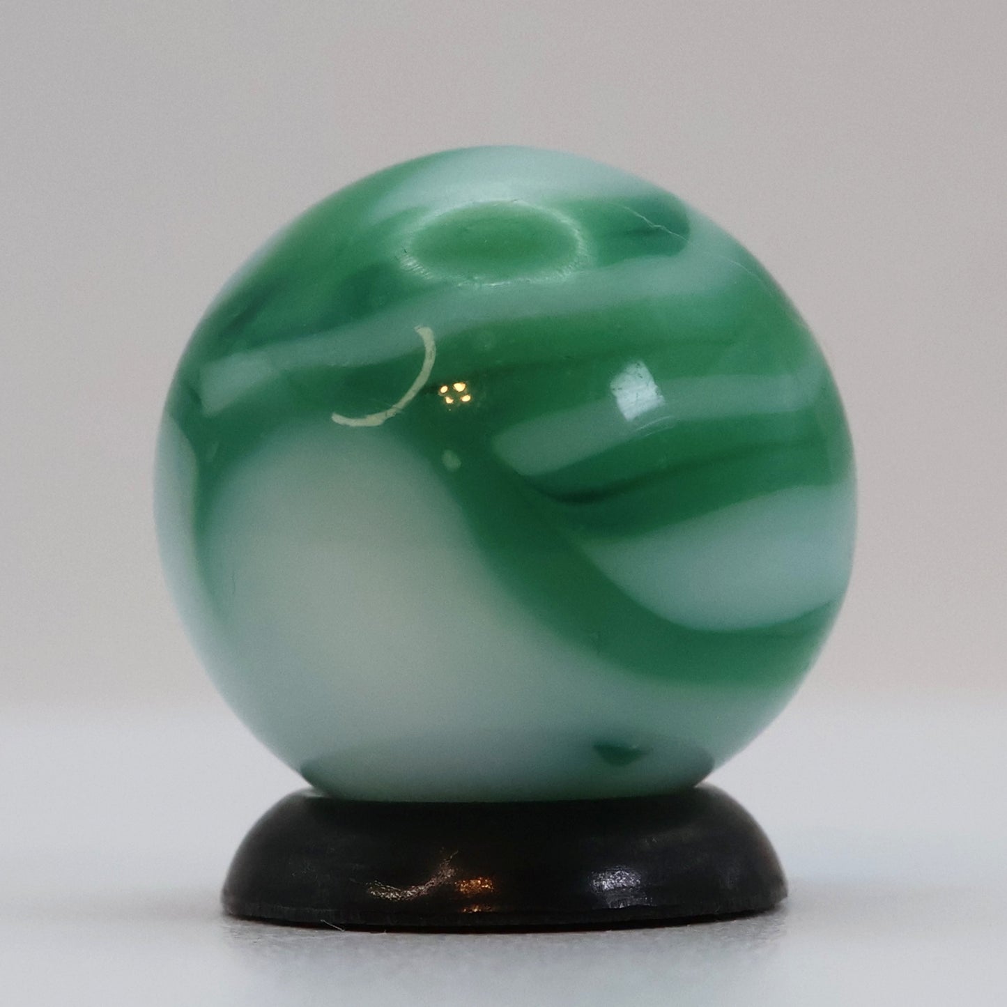 5/8" Alley Agate Swirl? Marble, green & white M-
