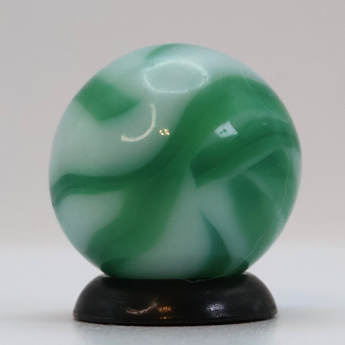 5/8" Alley Agate Swirl? Marble, green & white M-